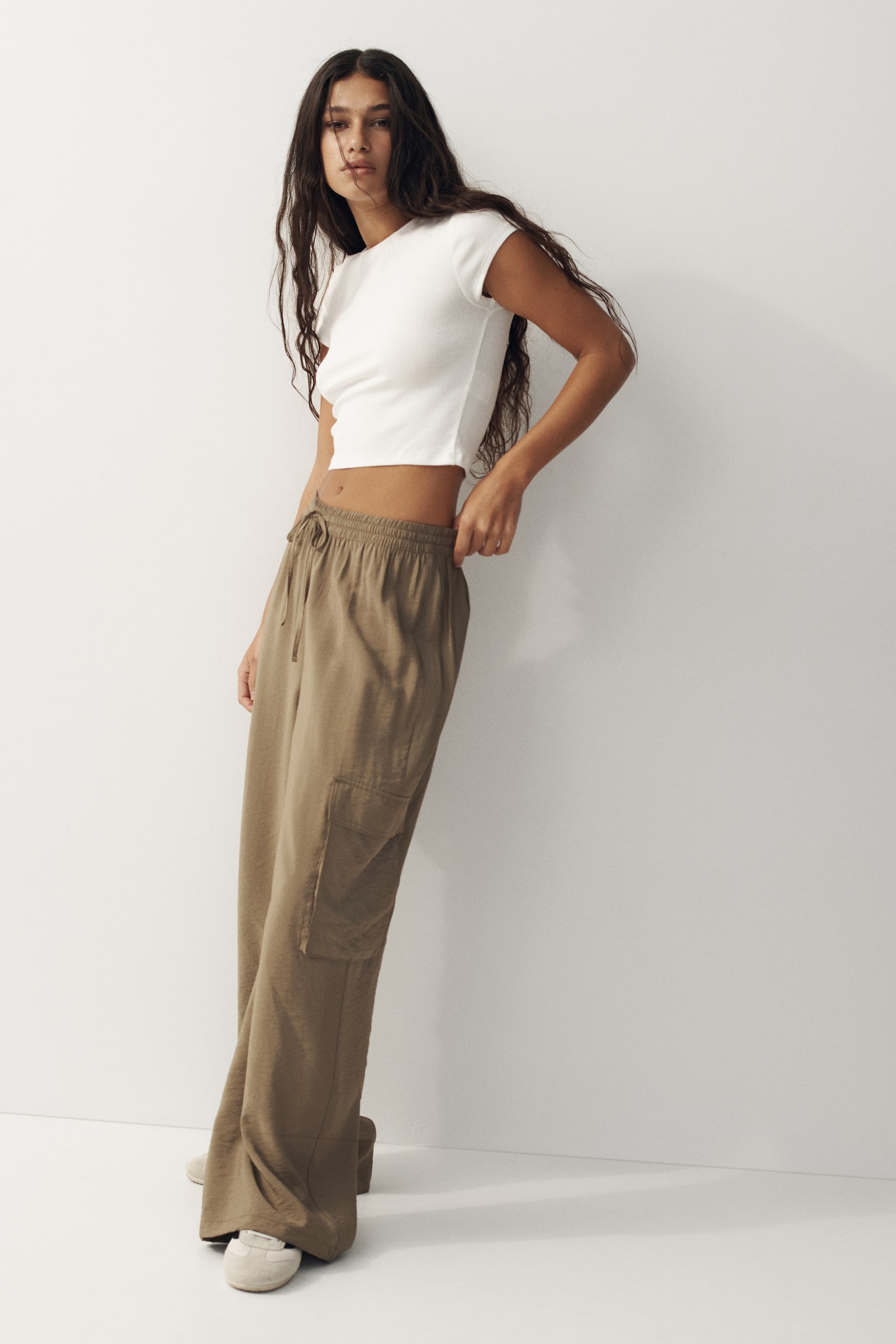 Wide-Leg Cargo Pants - Khaki green/Dark brown - 1