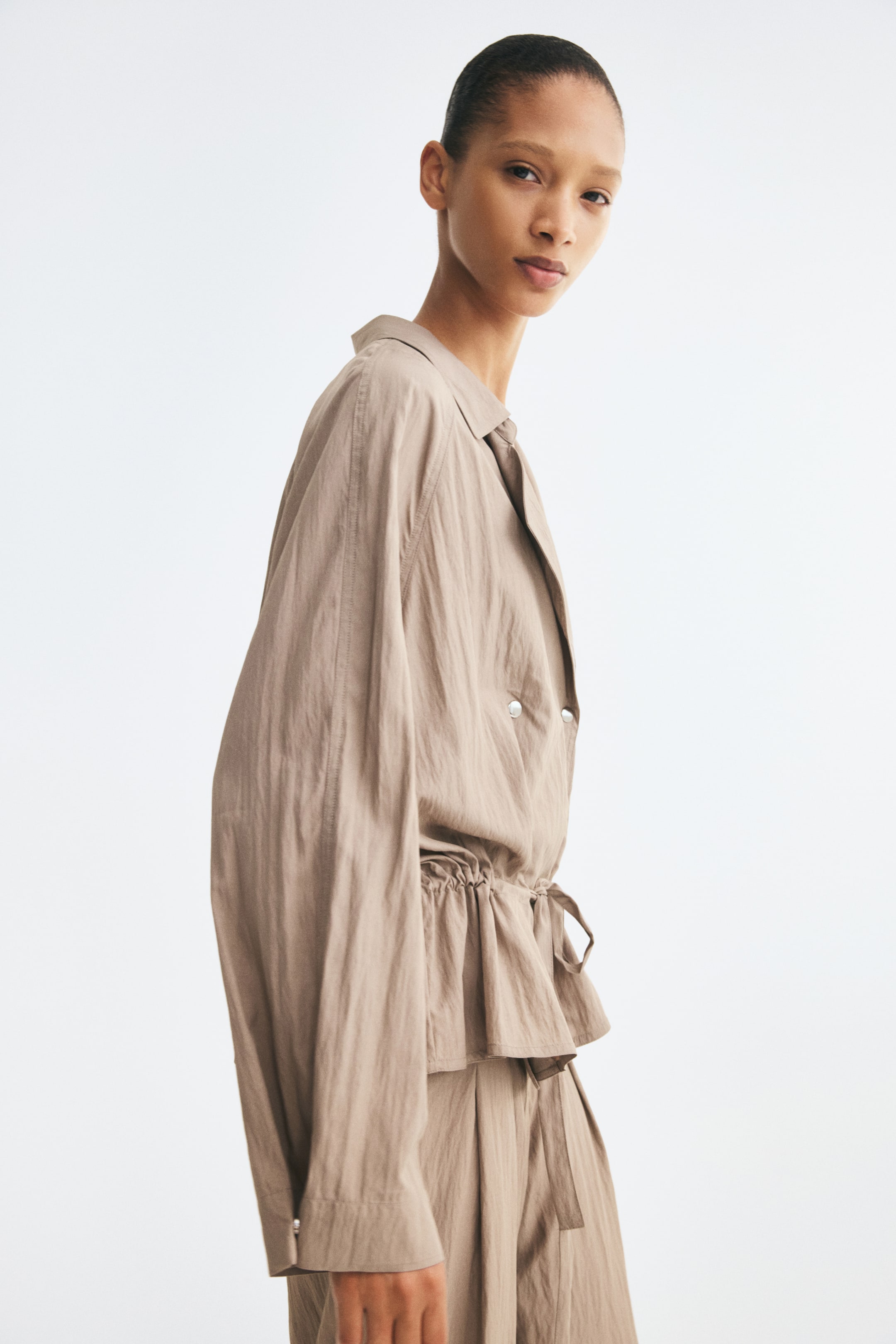 Женские куртки H&M Drawstring-Detail Viscose-Blend Jacket — фото 5