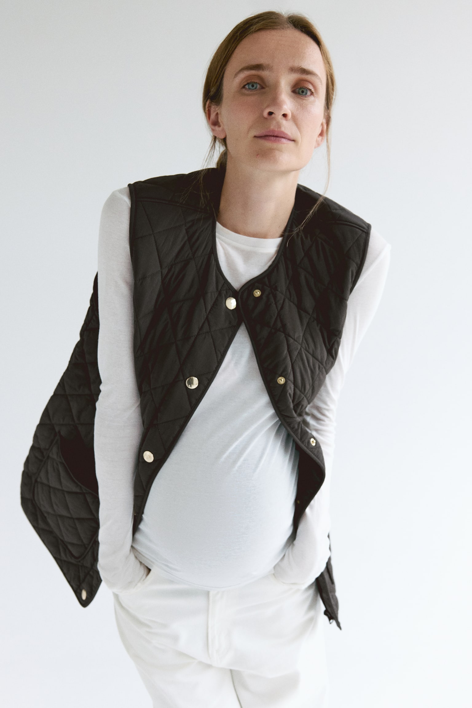 Женский жилет H&M Mama Before & After Babywearing Quilted Vest, цвет: Тёмный коричневый — фото 4