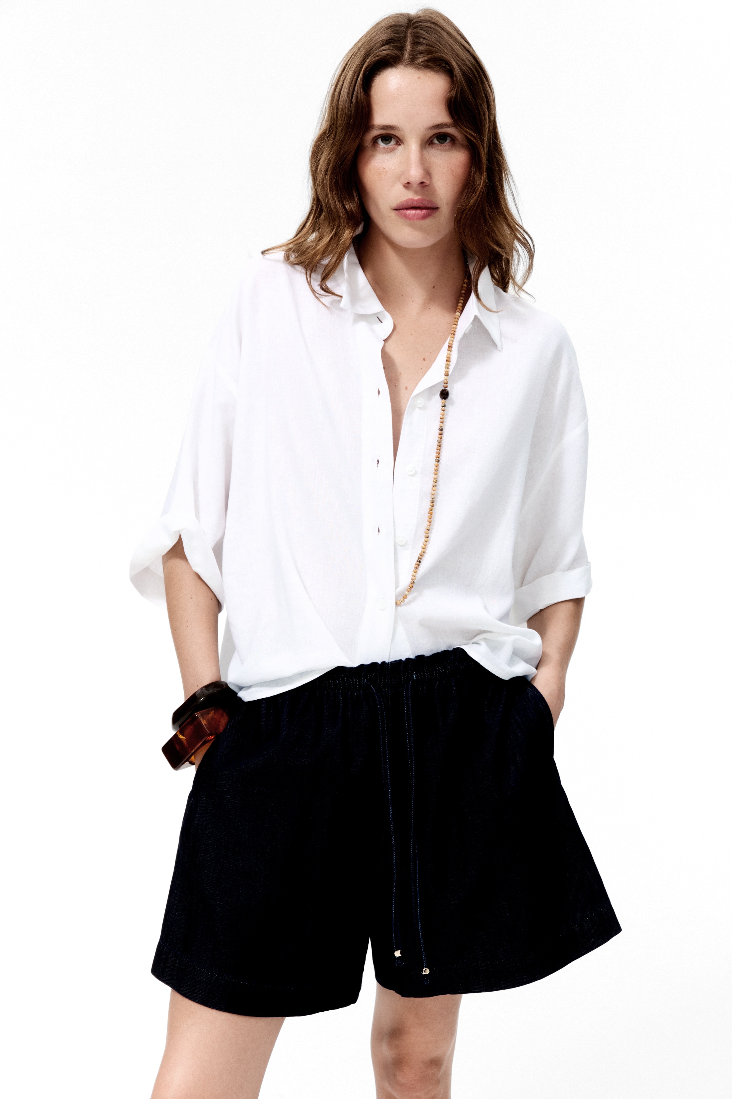 Oversized linen-blend shirtModel