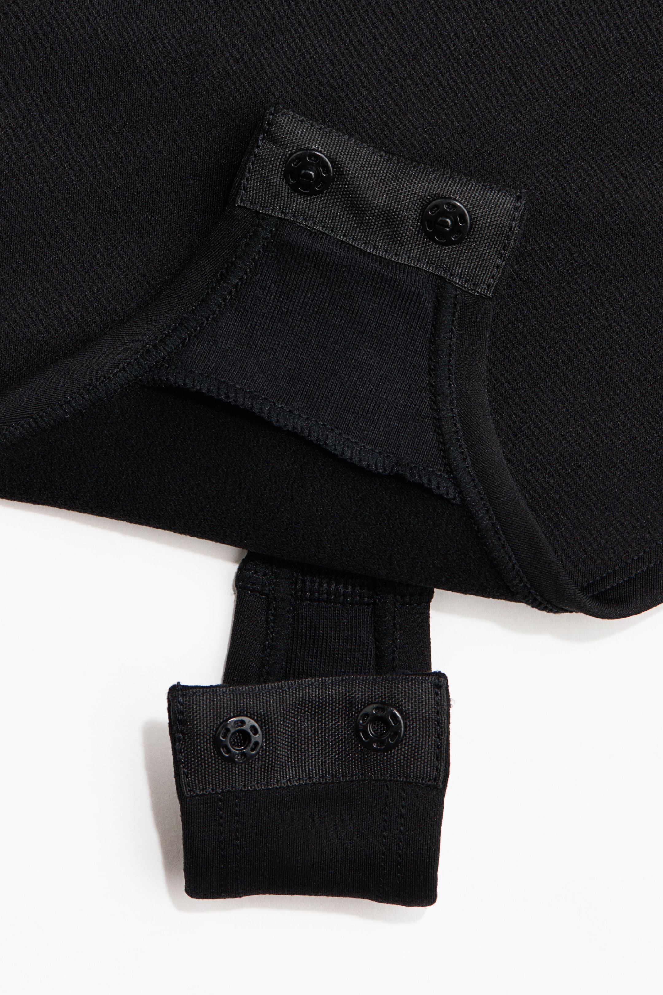 Voir une image plus grande: Maillot string gainant et sculptant - Noir - FEMME | H&M CA 3