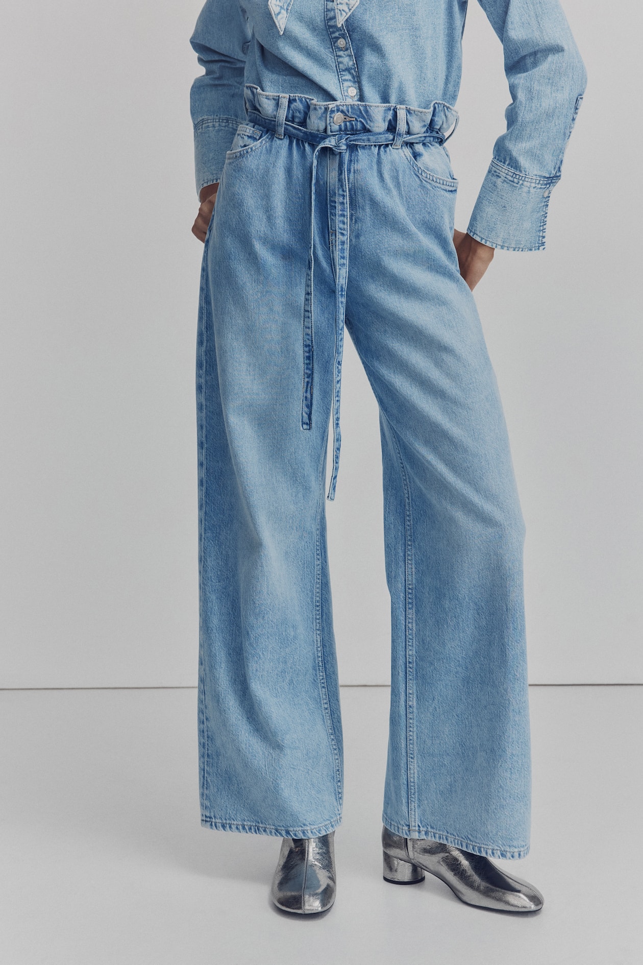 Paper-Bag Jeans with Belt - image 4