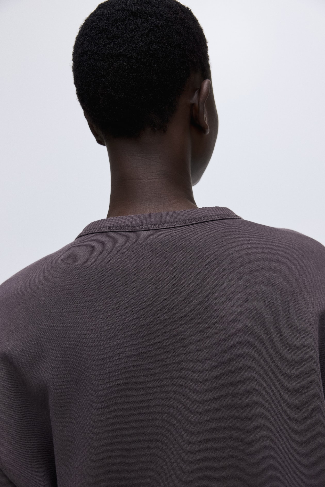 Sweatshirt with Text Motif - image 4