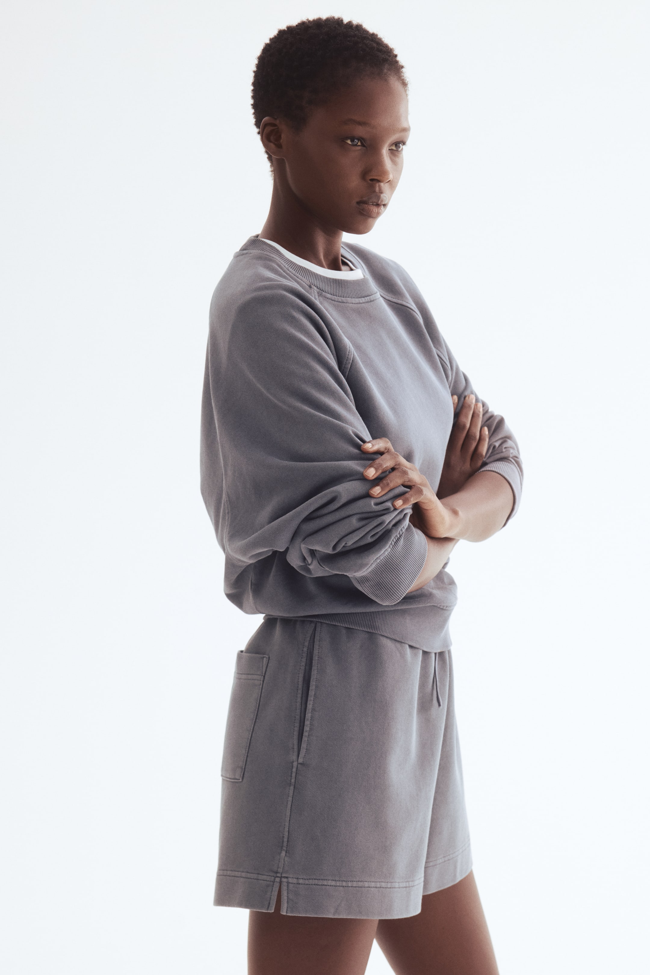 Xem ảnh lớn hơn: Quần đùi nỉ cotton giặt phai - Màu xanh dương-xám - Ladies | H&M VN 3