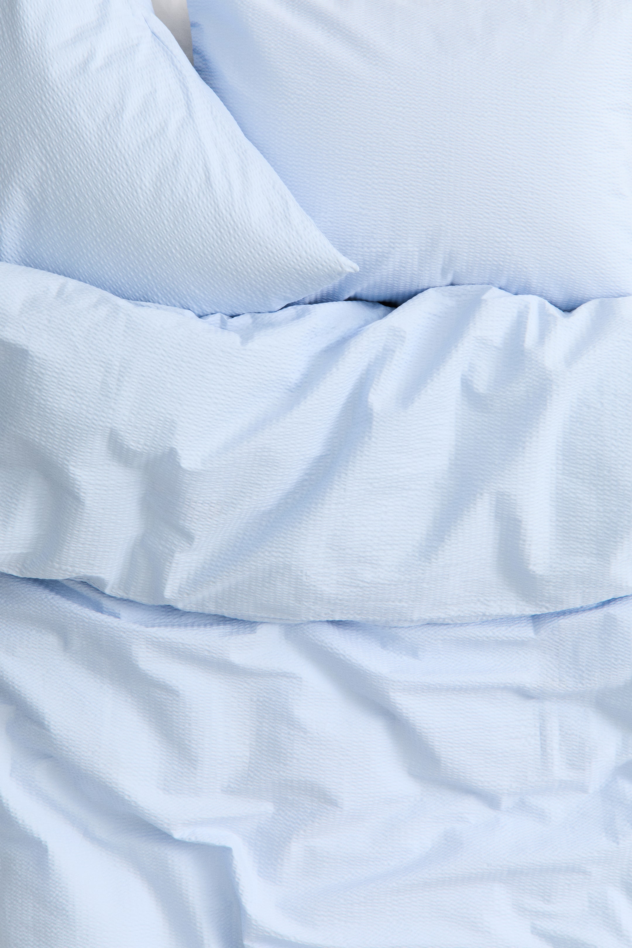 View larger image: Seersucker King/Queen Duvet Cover Set - Light blue - Home All | H&M CA 3