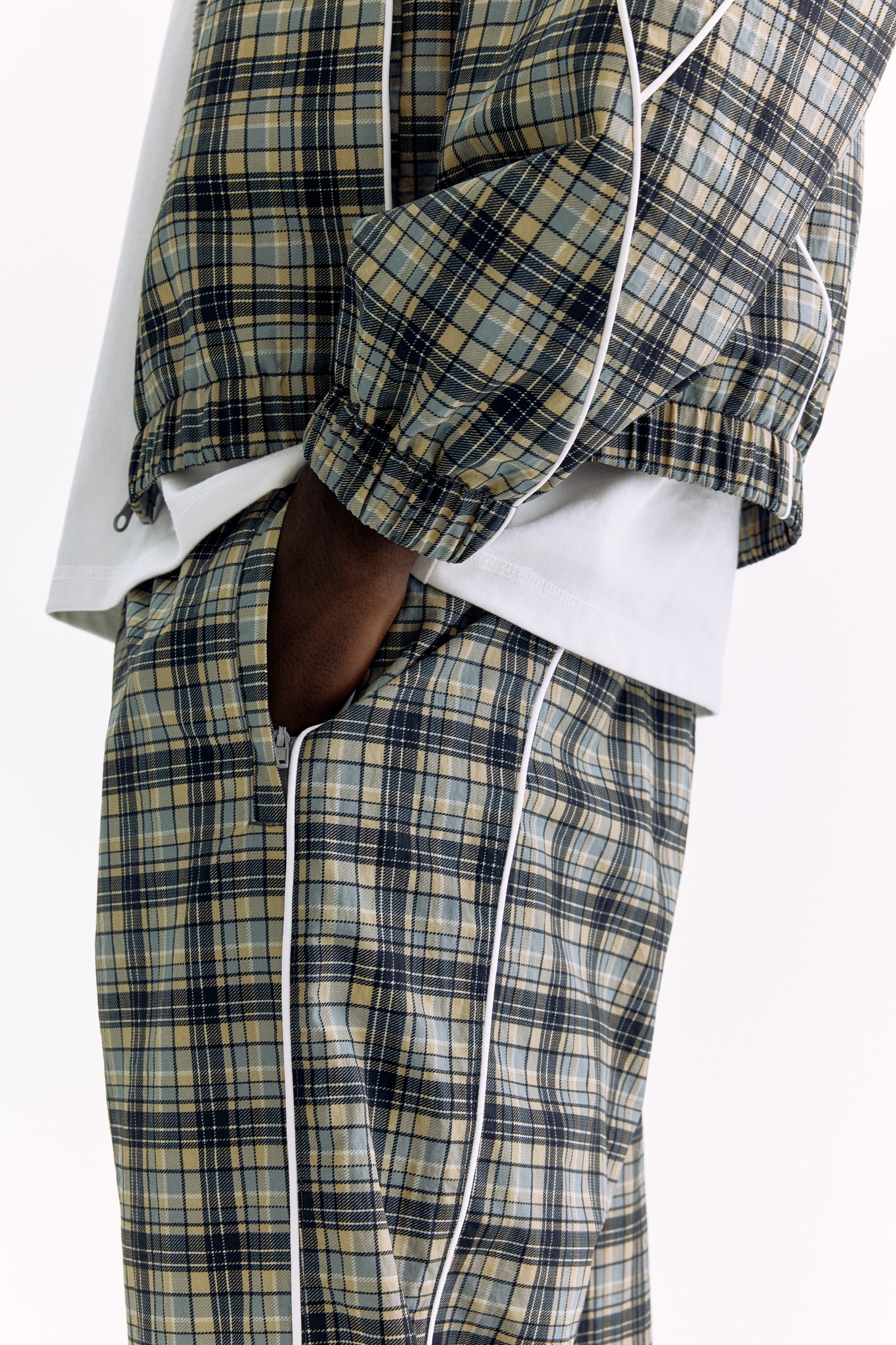 Мужские брюки H&M Relaxed-Fit Nylon Track Pants — фото 4