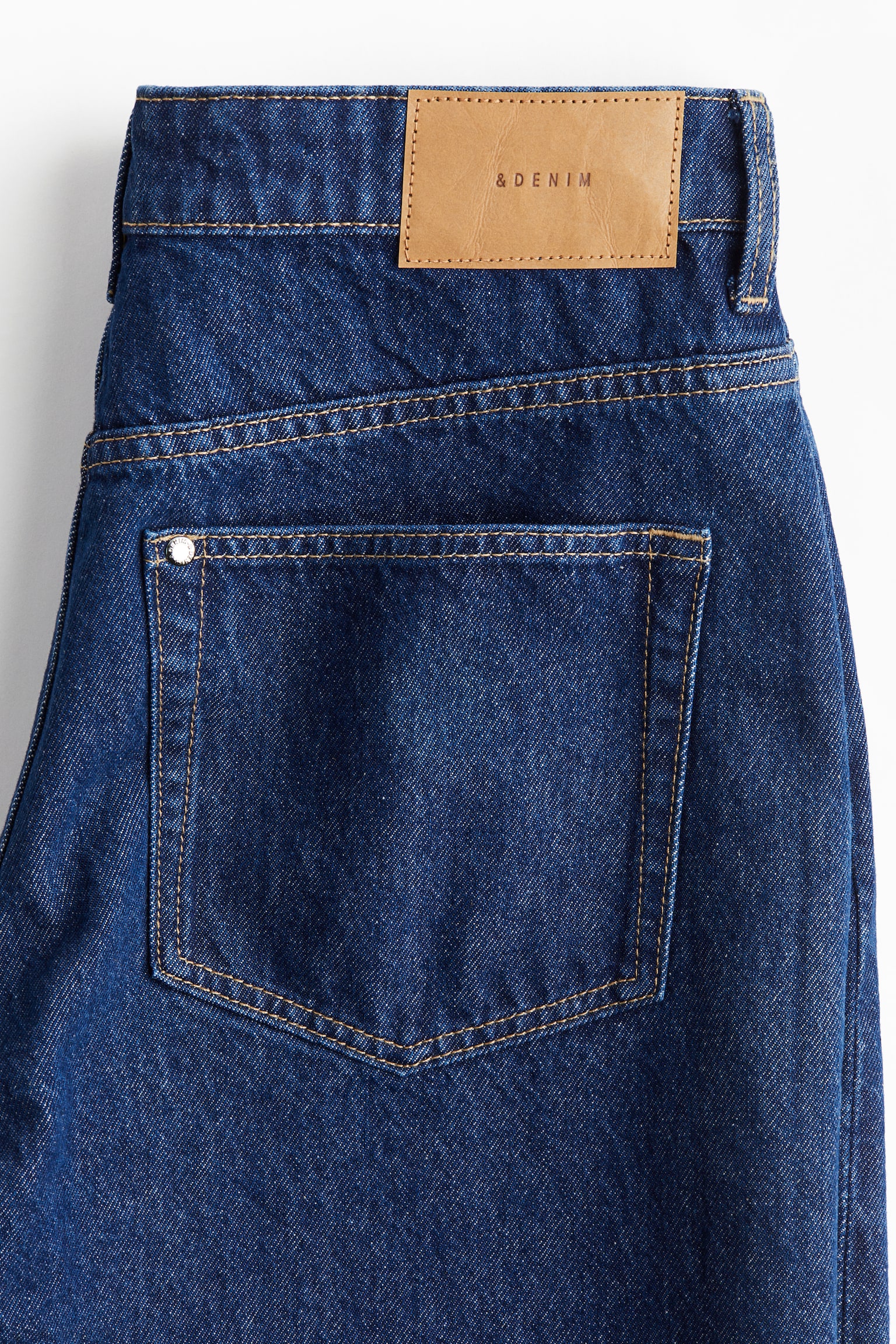 Женские шорты H&M High-Waist Knee-Length Denim Shorts, цвет: Тёмный джинсовый синий — фото 2