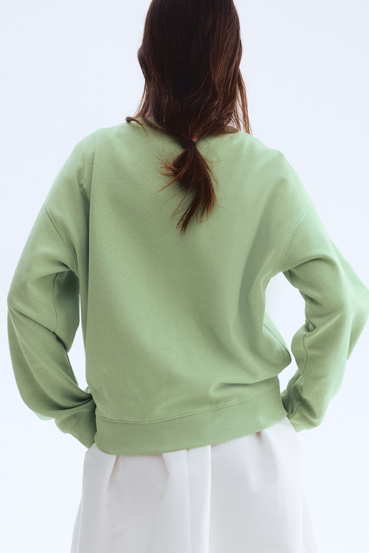 Sweatshirt with Text Motif - image 2