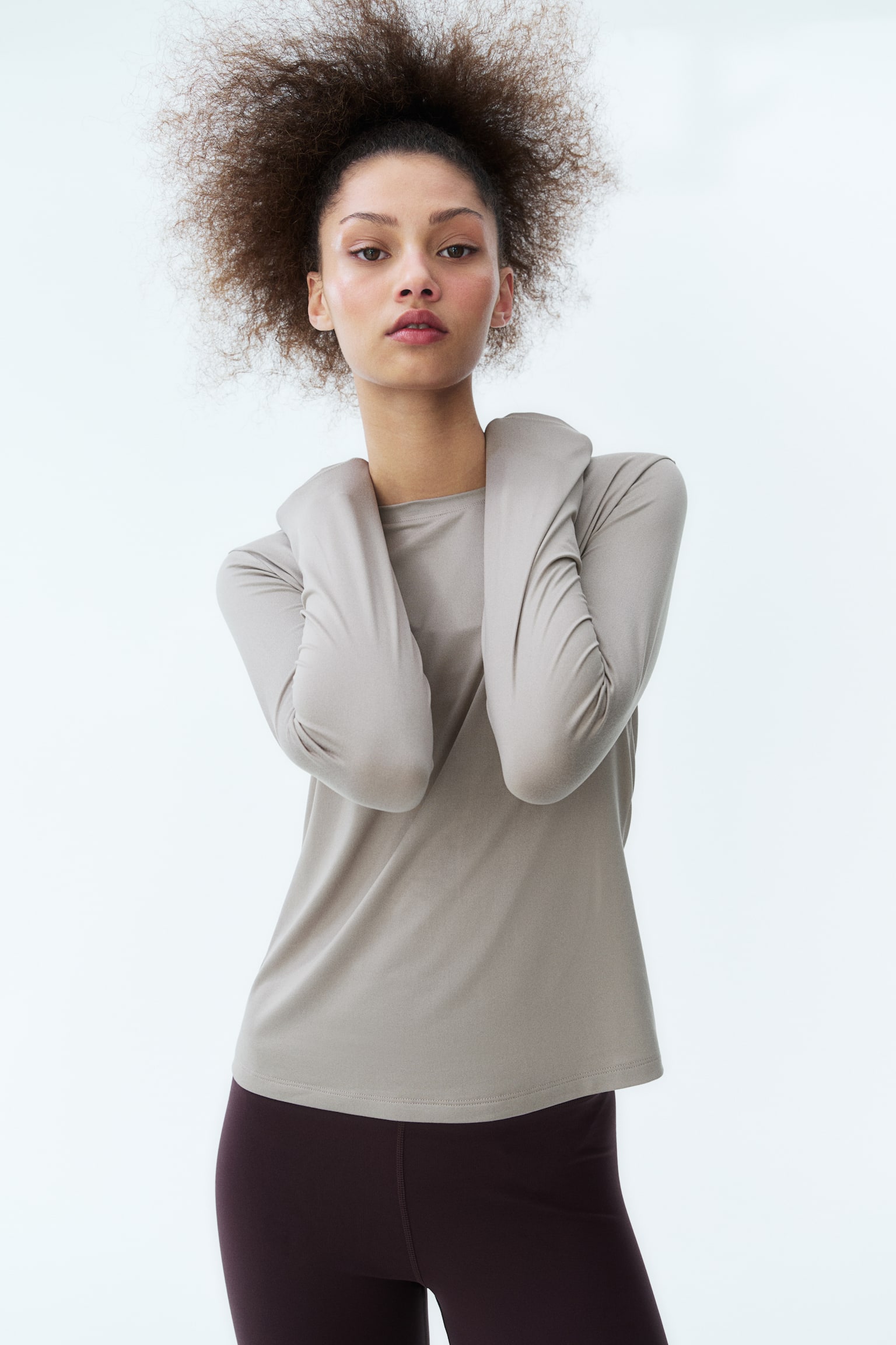 Long-sleeved sports top in DryMove™ - Greige/Cream - 1