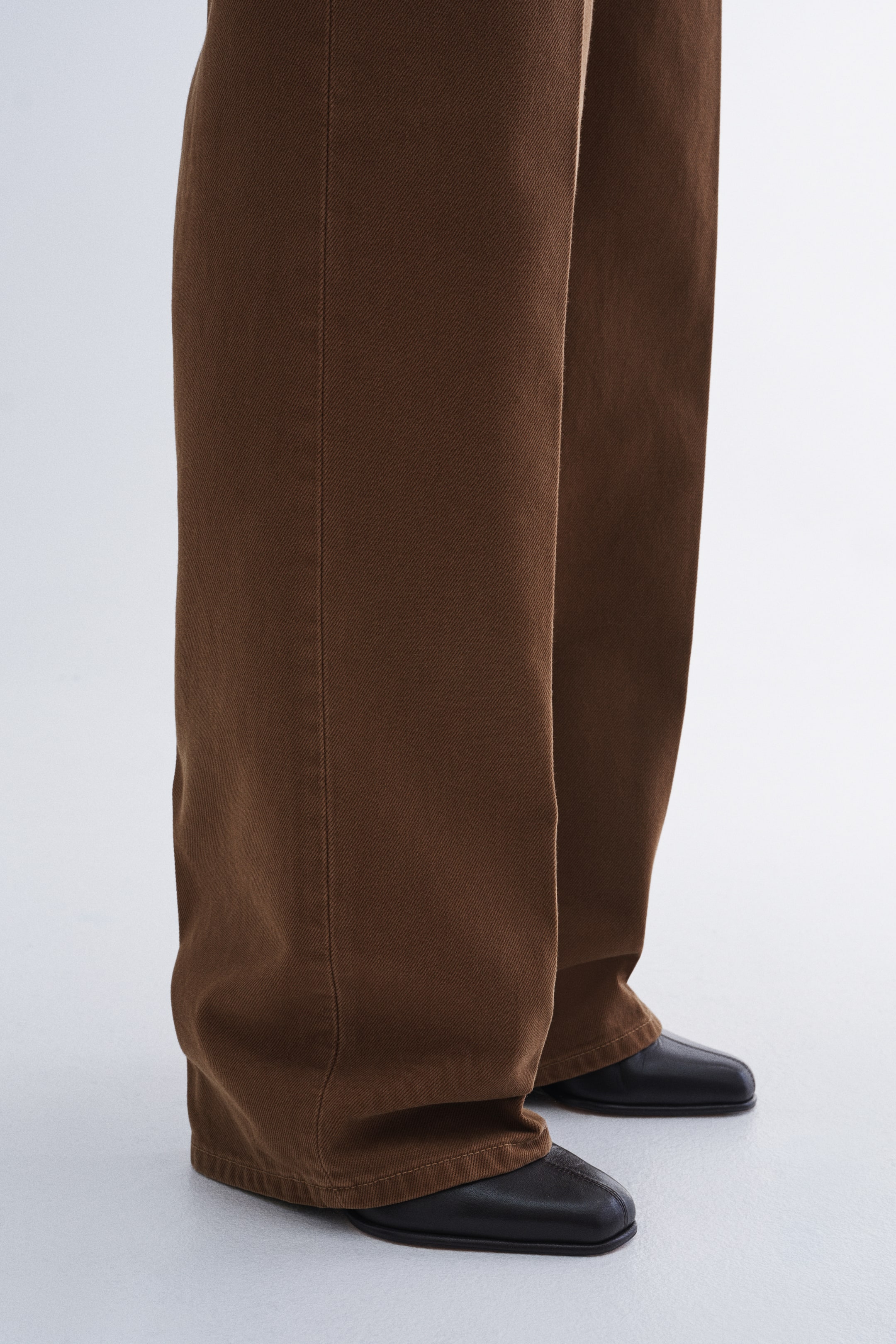 Wide-Leg Creased Jeans