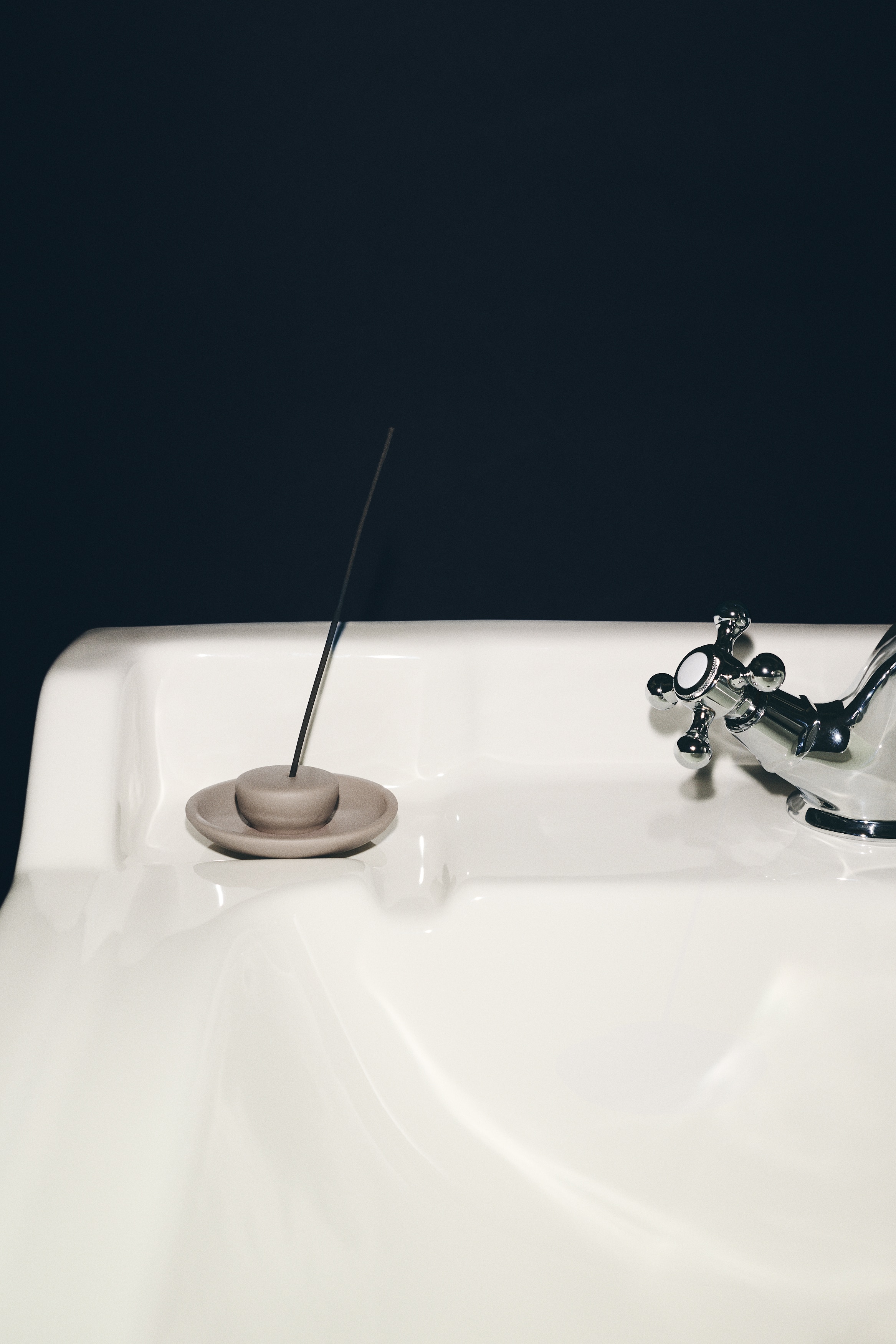 Incense holder and sticks - Papyrus Oud/Salted Sea