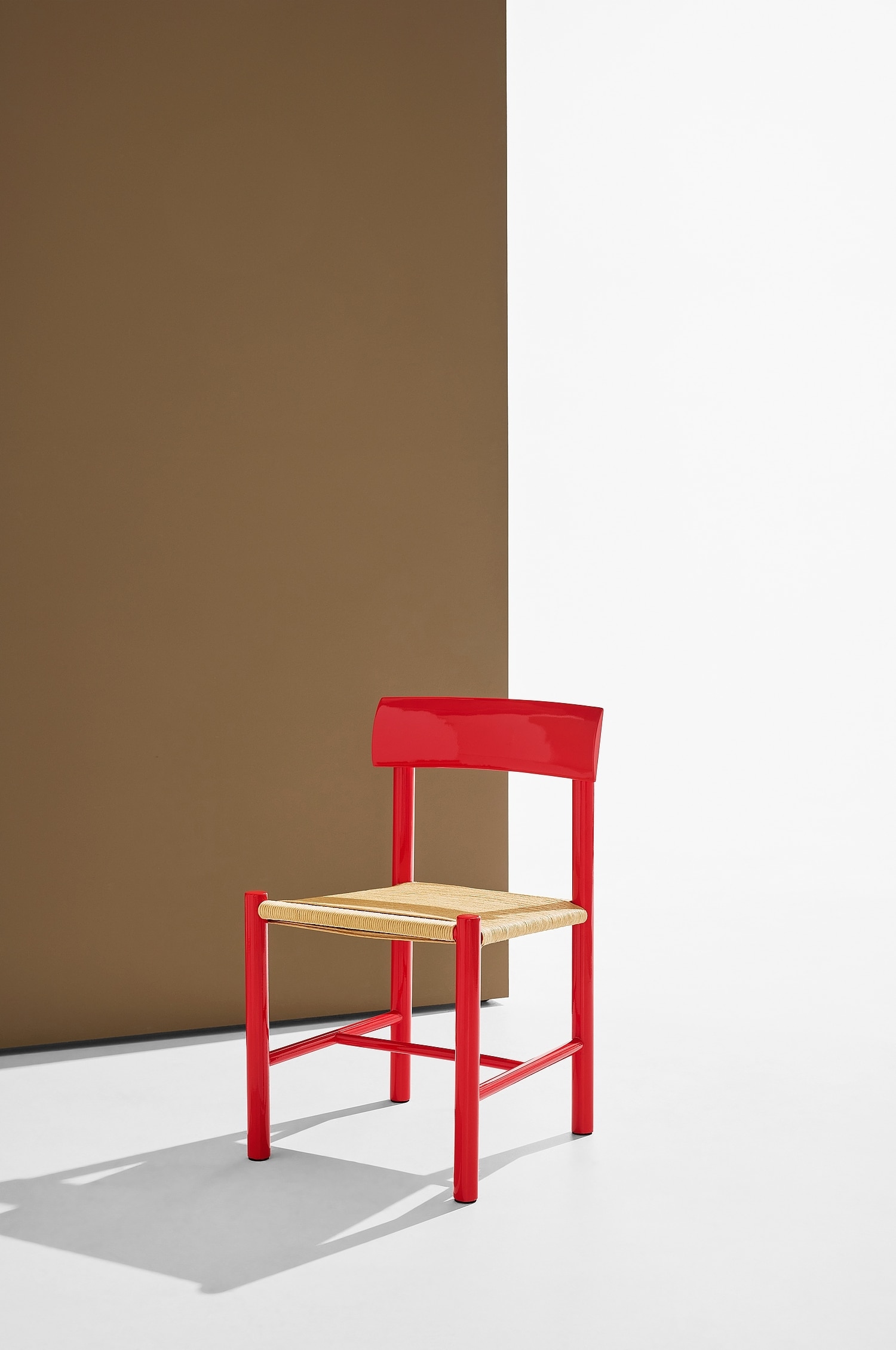 Chaise Ines - Rouge/Chêne Naturel/Hêtre Teinté Noyer