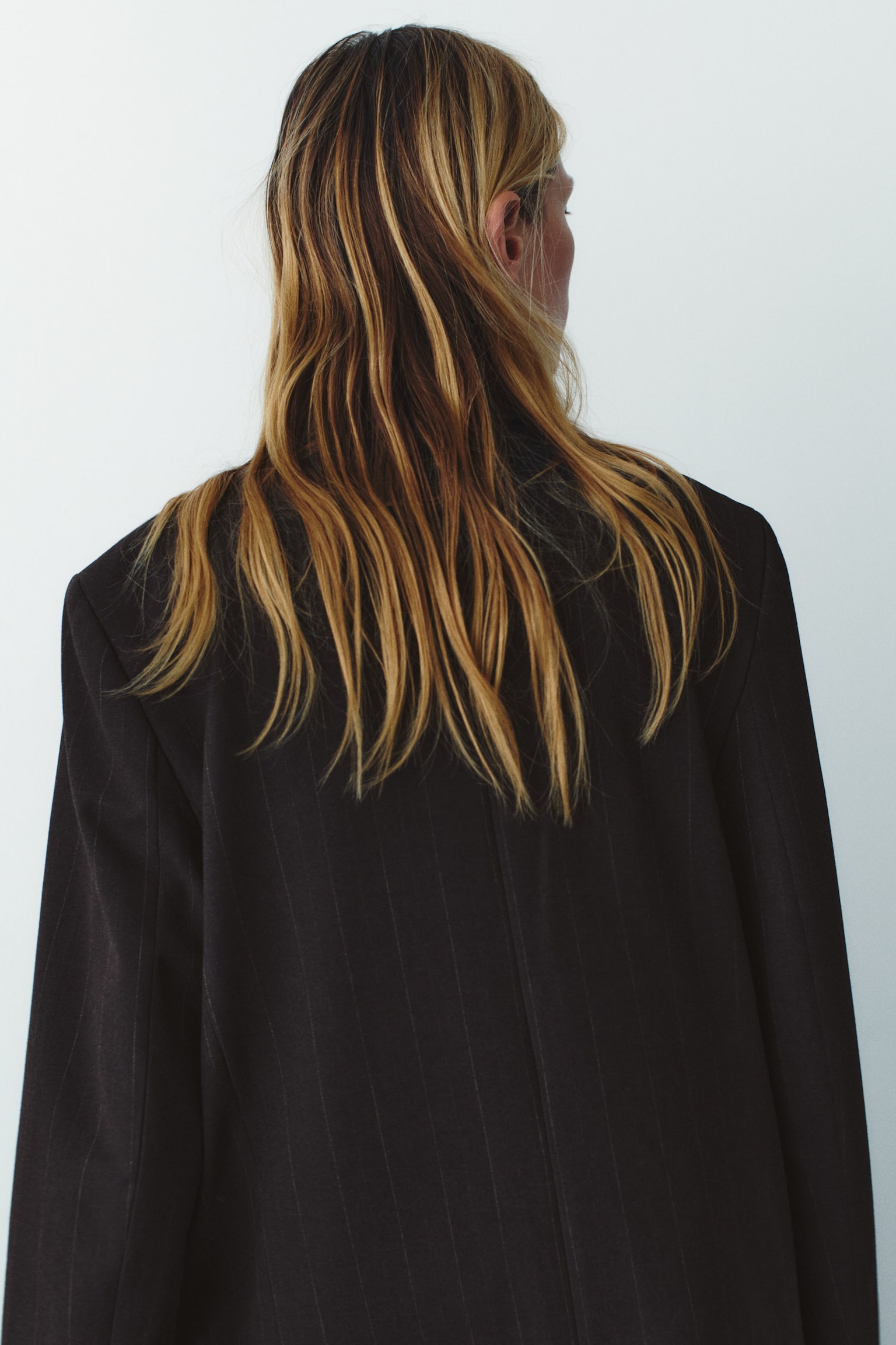 Женский пиджак H&M Double-Breasted Blazer, цвет: Тёмный коричневый — фото 6
