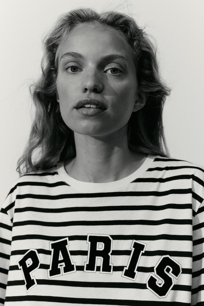 T-Shirt mit Print - Schwarz gestreift/Paris/Weiß/New York City/Weiß/Los Angeles - 4