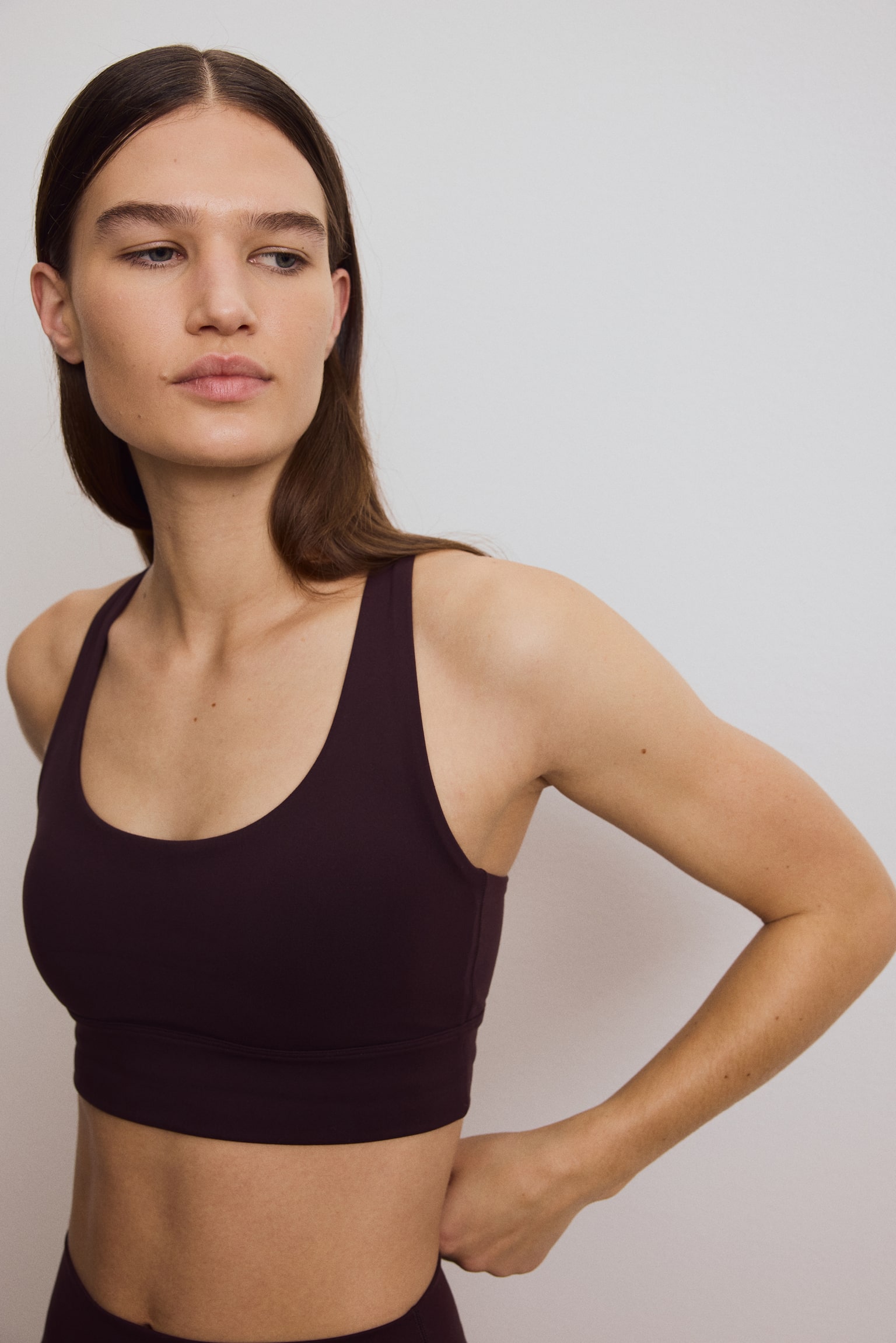 Medium Support Sports bra with SoftMove™ - Chocolate plum/Black/Dark brown/Bright red/Frosty lilac/Light burgundy/Dusty pink/Dark beige/Light apricot - 1