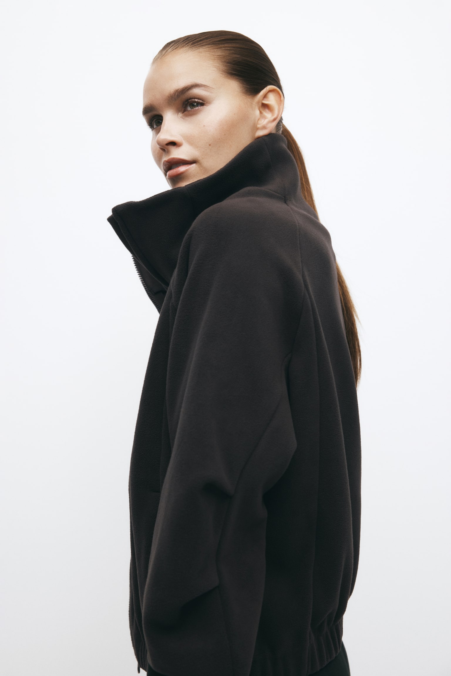 Женская куртка H&M Move Activewear Fleece, цвет: Чёрный — фото 5