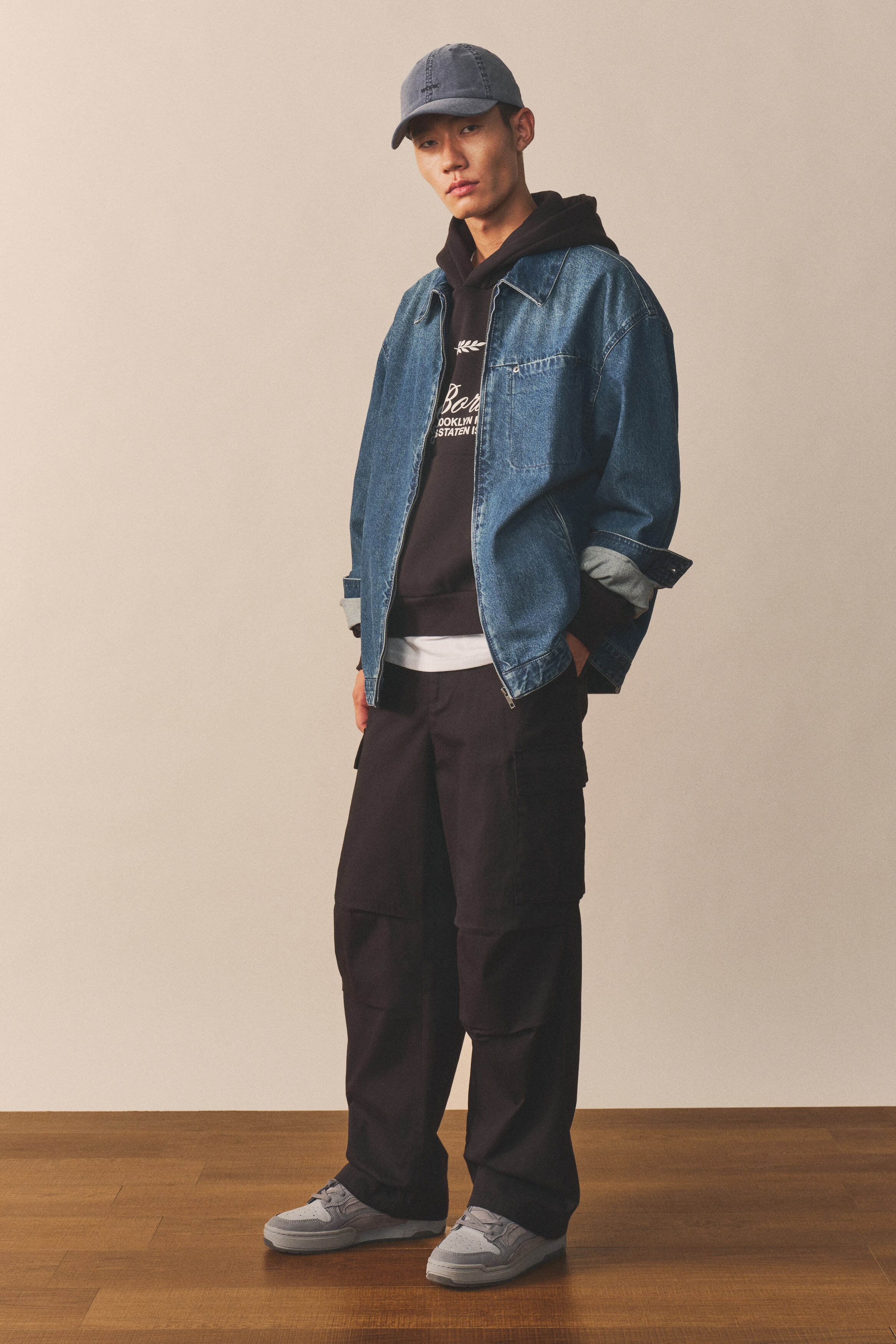 ルーズフィット カーゴパンツ - ブラック/カーキグリーン