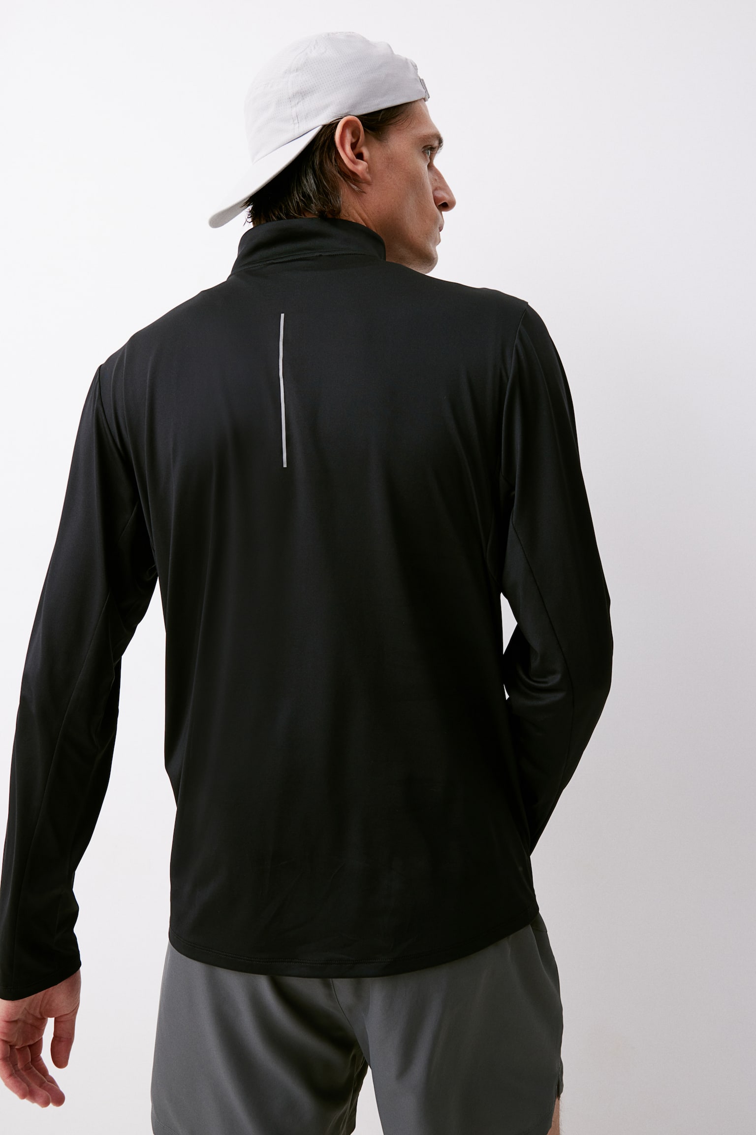 Regular Fit Zip-top sports top in DryMove™ - Black - 6