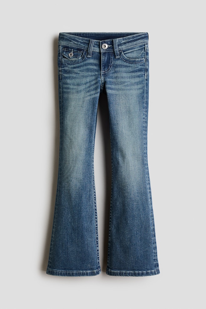 Flared Leg Jeans mit Stickdetail - Denimblau/Dunkles Denimblau/Helles Denimgrau/Helles Denimblau/Denimblau - 1