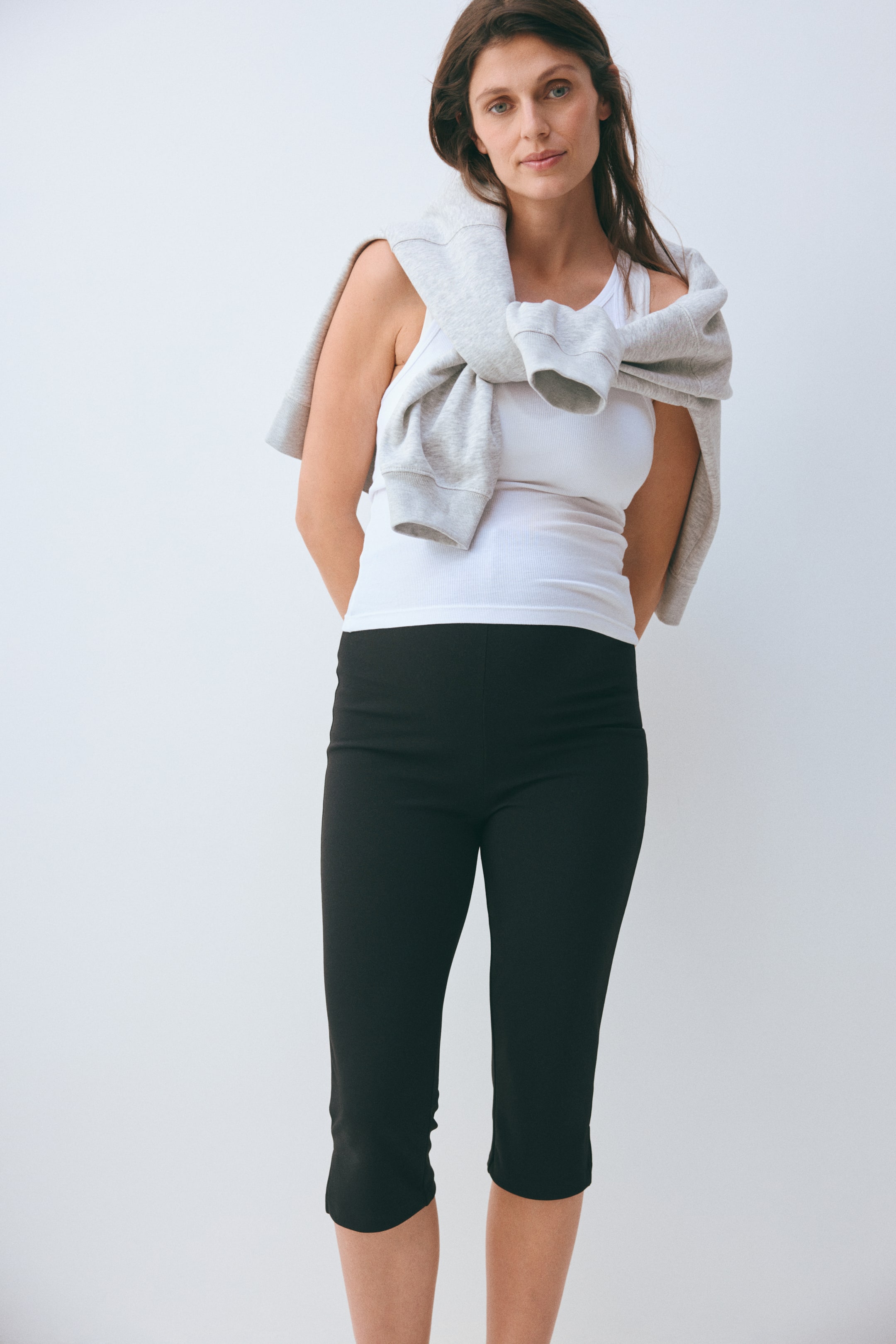 Größeres Bild ansehen: MAMA Caprihose aus Ponte-di-Roma - Schwarz - Ladies | H&M DE 1