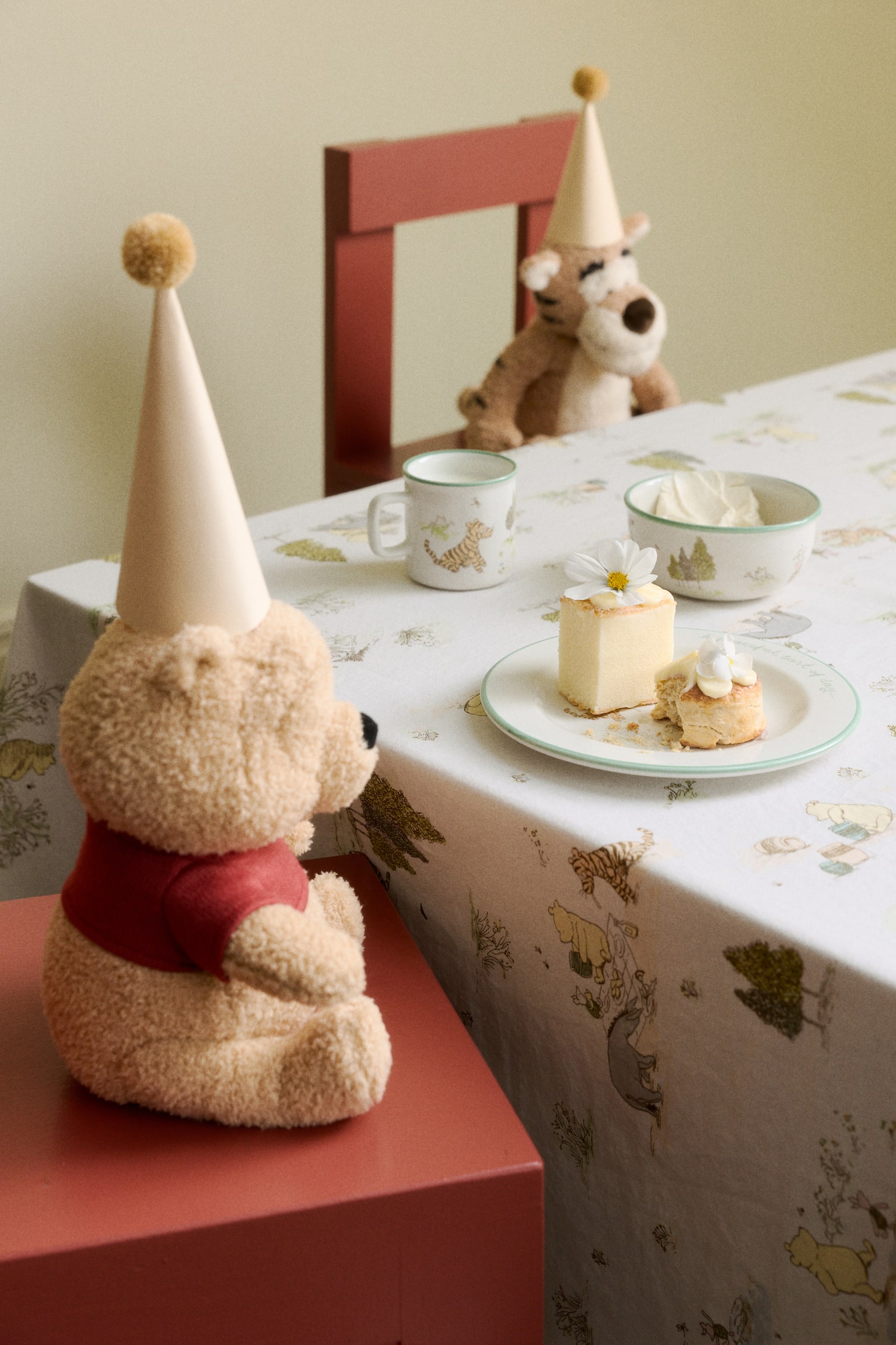 3-Piece Children's Stoneware Tableware Set - Cream/Winnie the Pooh - 1