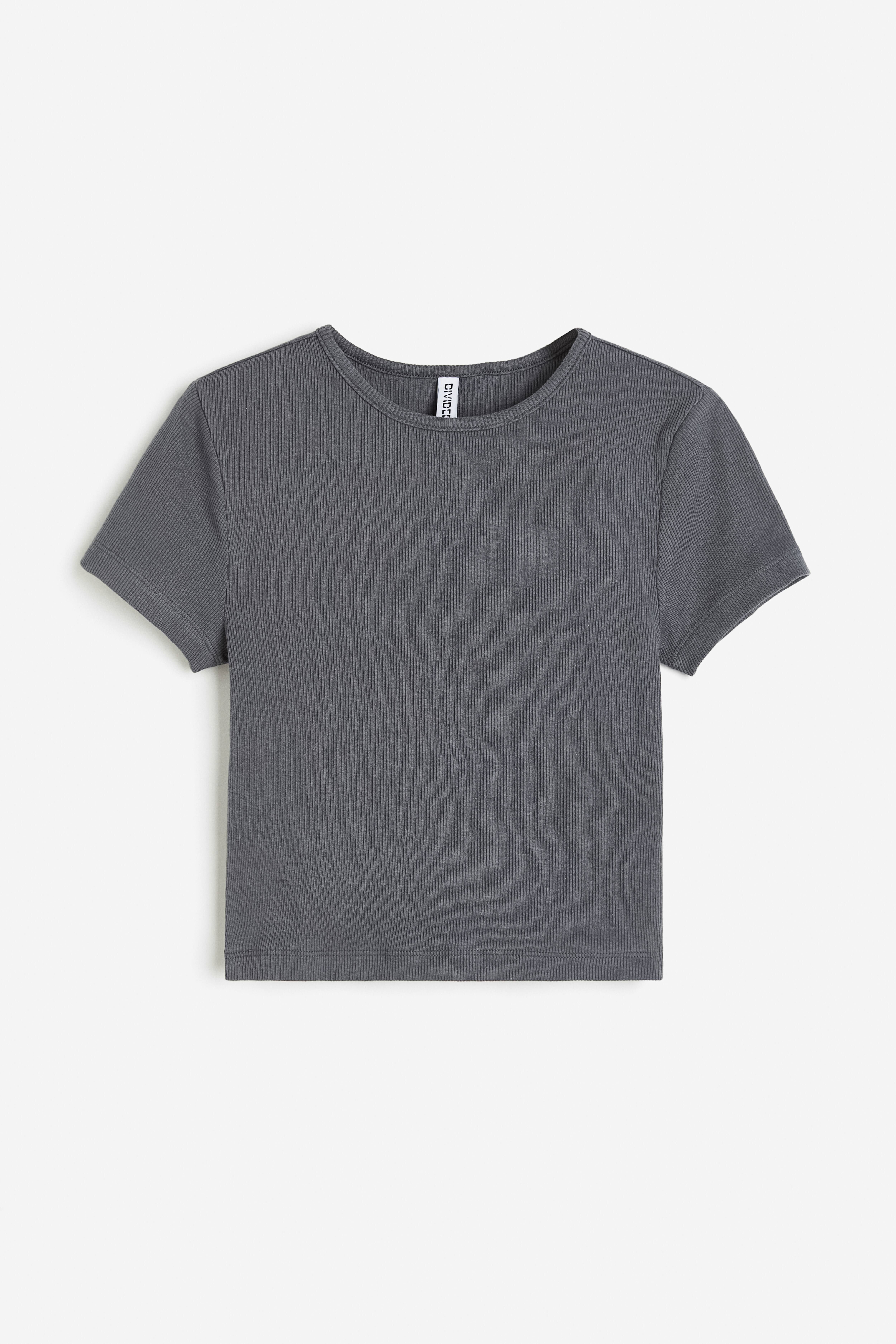 Fashion dark gray cropped tee