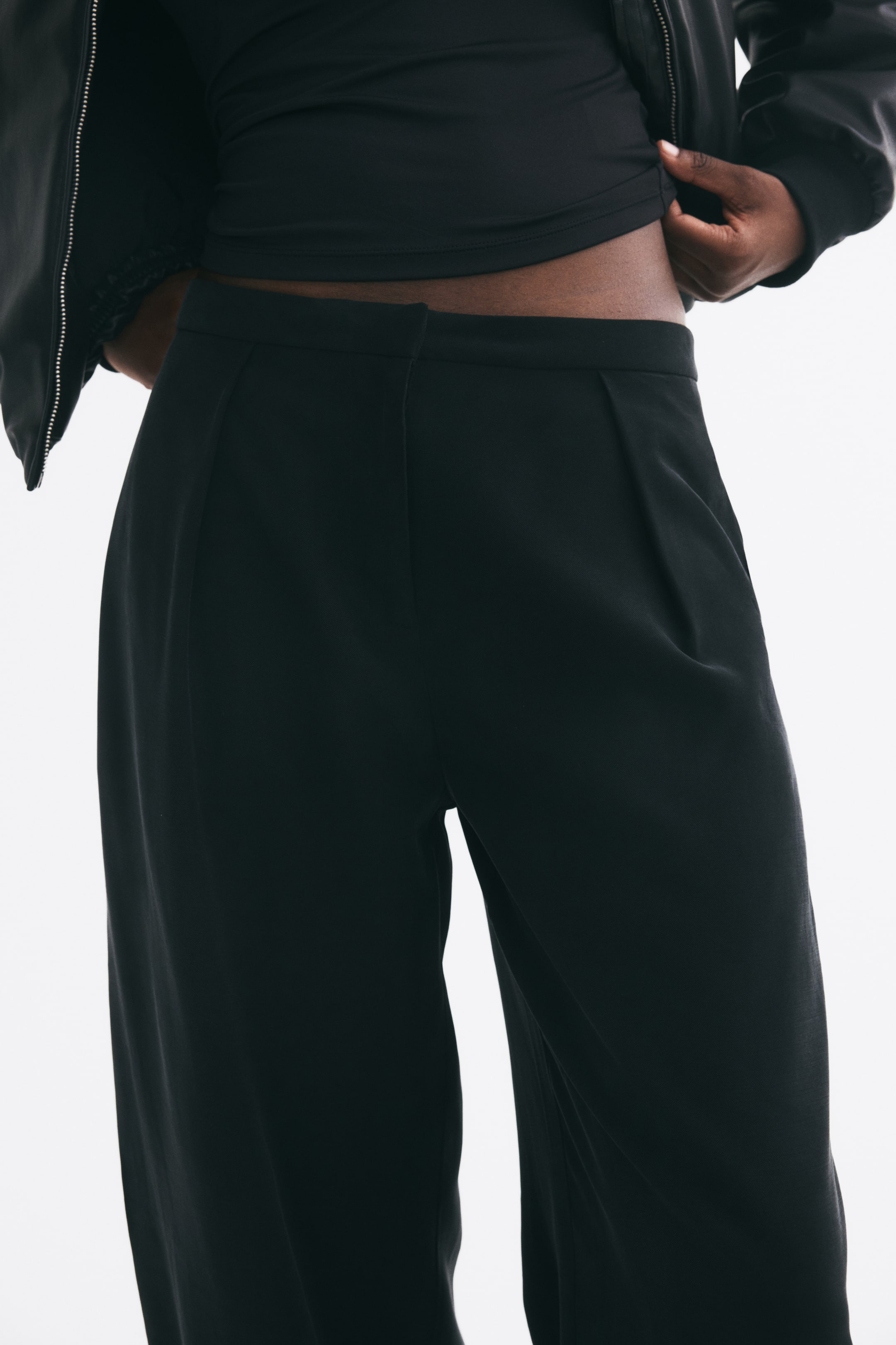 Viscose-Blend Barrel-Leg Pants