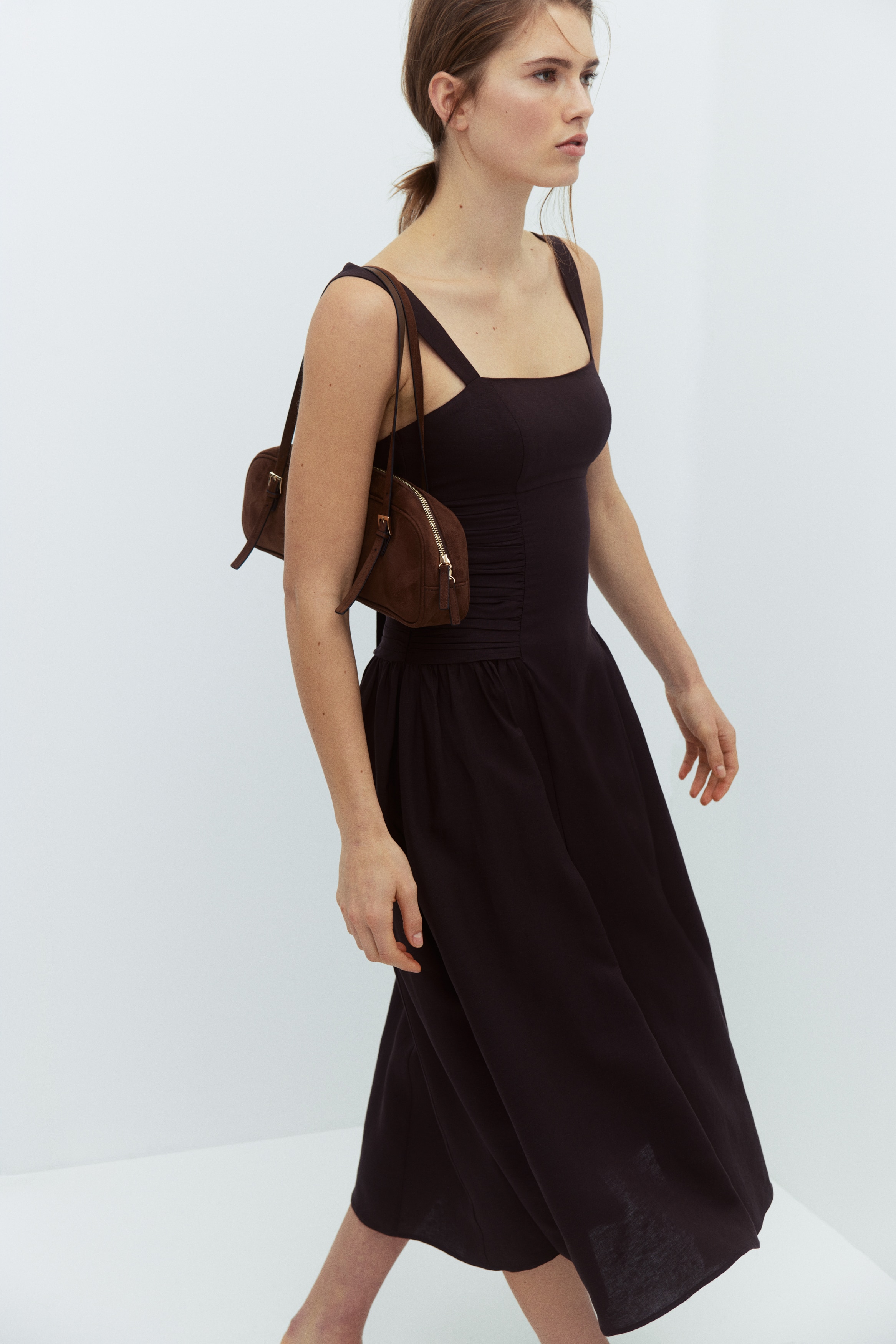 Váy hai dây bằng linen pha - Màu nâu đậm