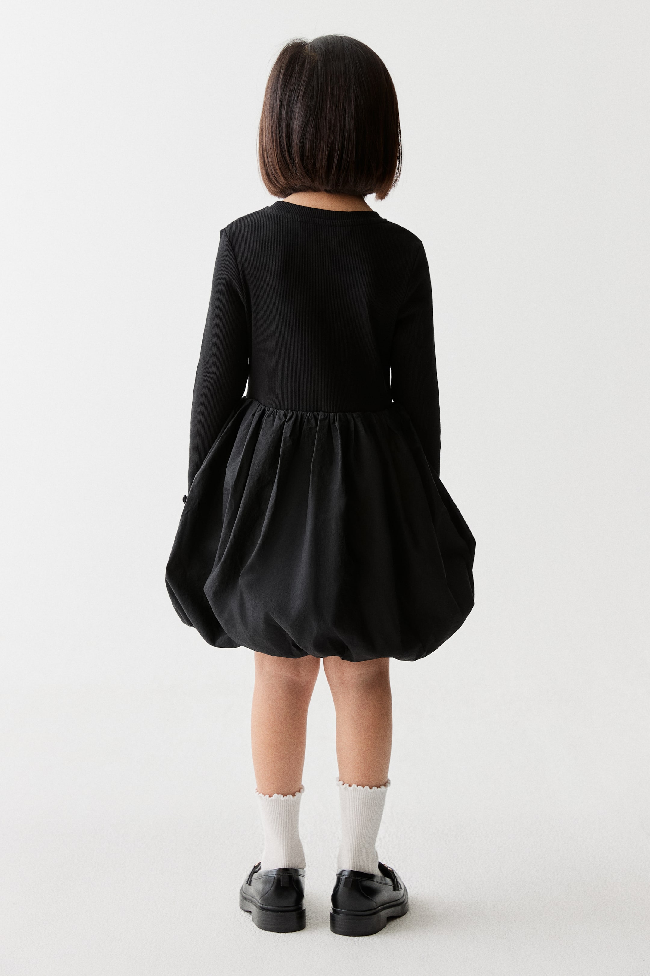 拡大画像を表示: Bubble-hem dress - Black - Kids | H&M JP 2