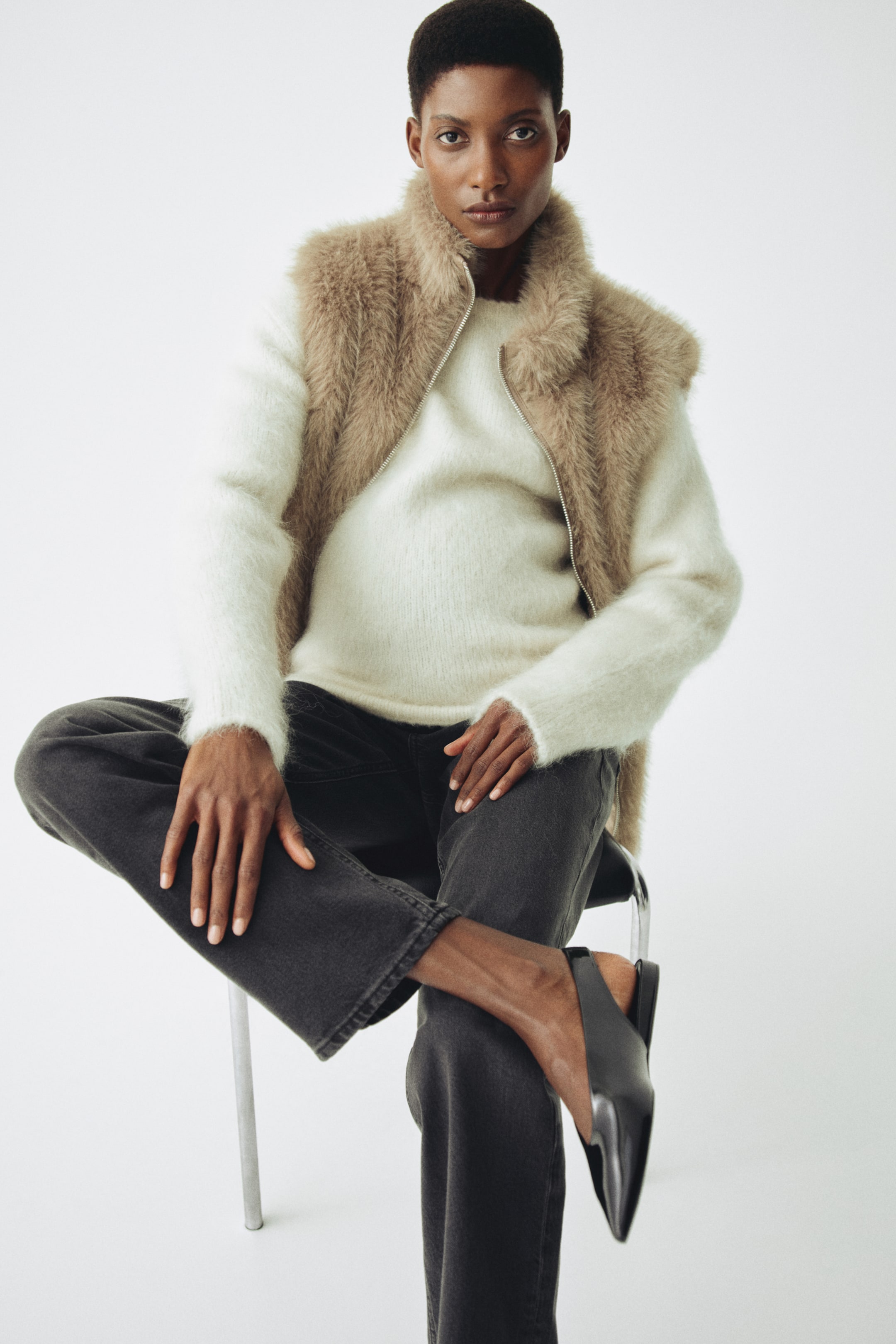 View larger image: MAMA Straight jeans - Dark denim grey - Ladies | H&M HK 3