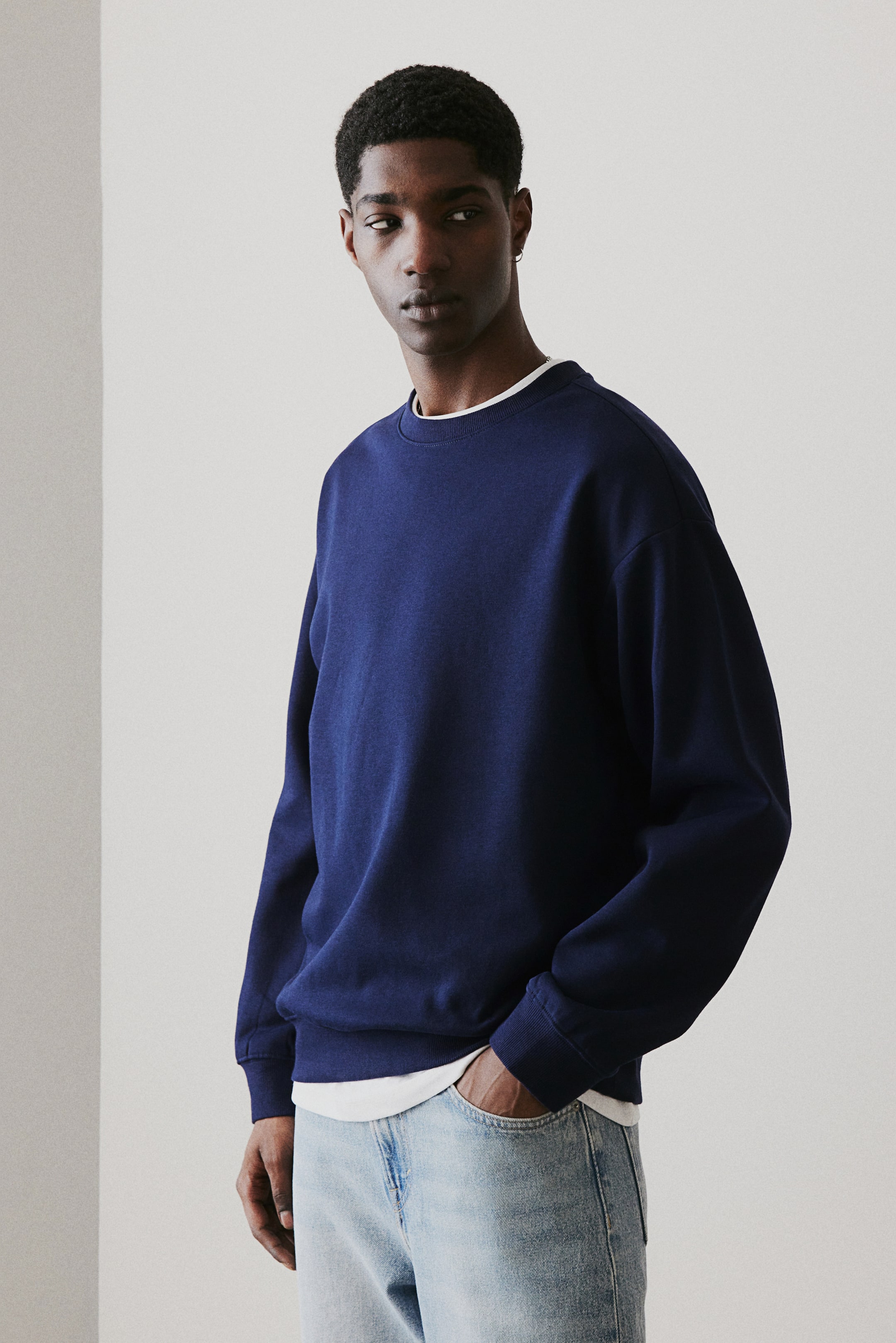 Loose Fit Sweatshirt - Round Neck - Long sleeve - Dark blue - Men | H&M US