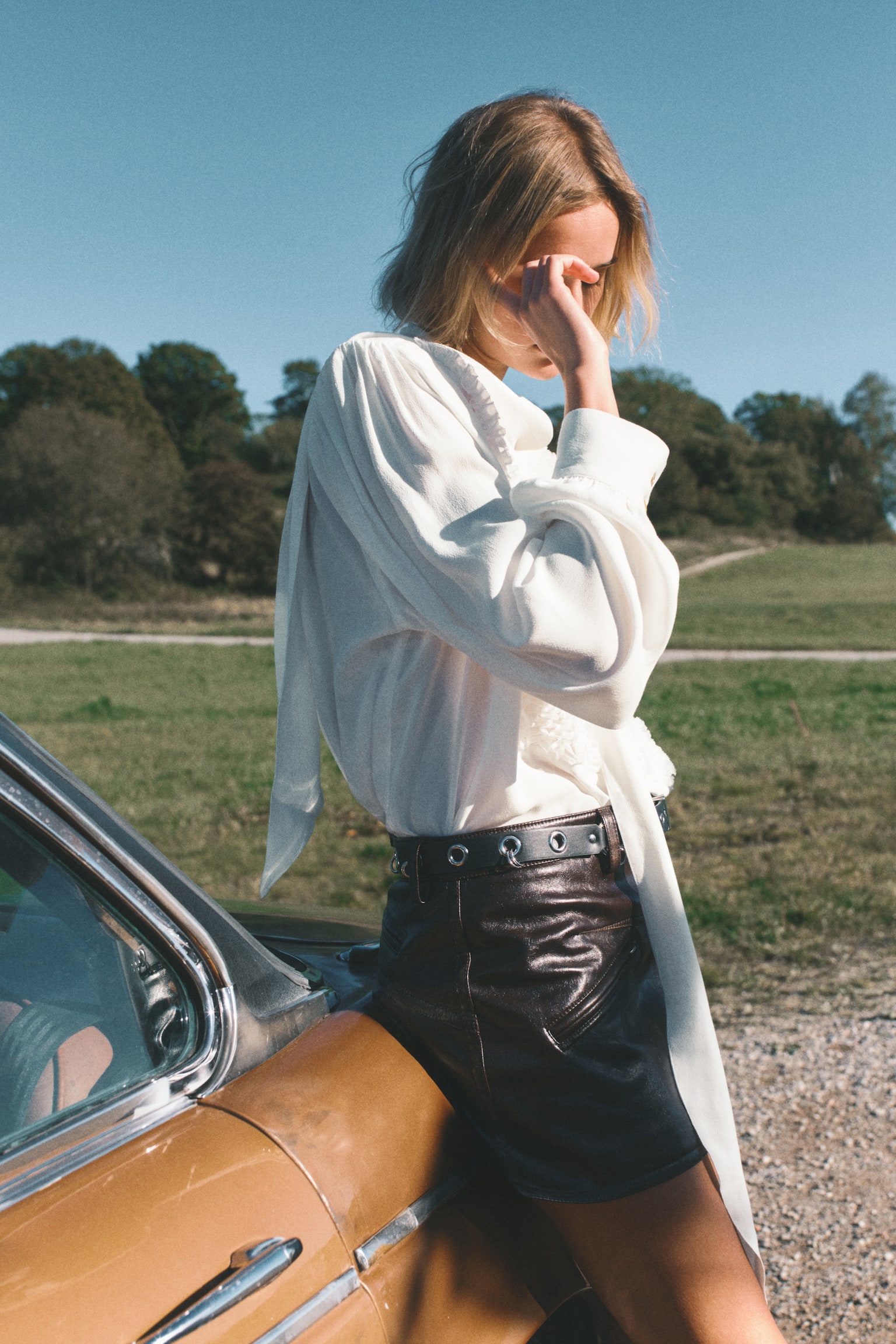 Oversized bow-collar blouse - White - 3