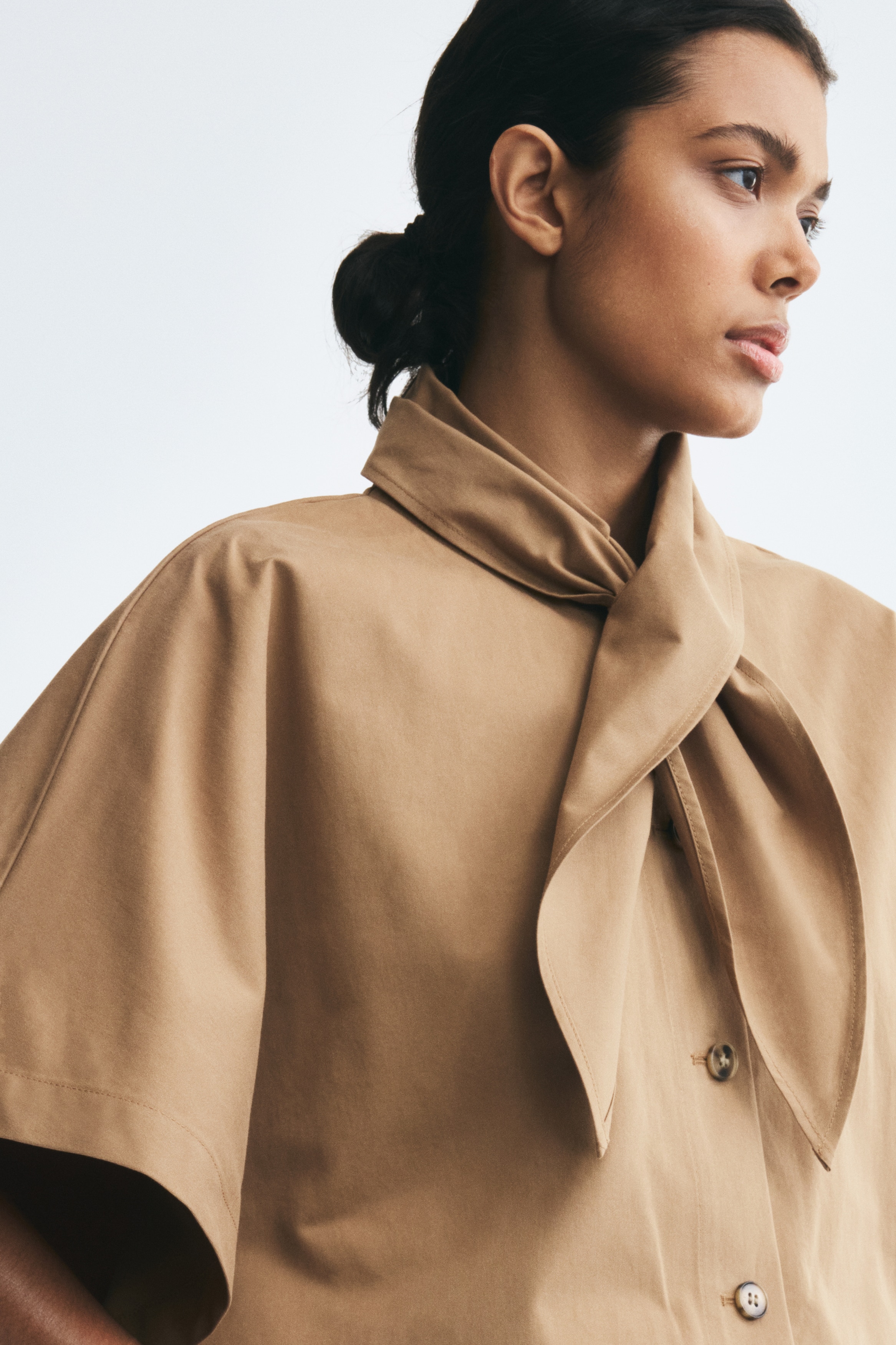 Scarf-collar trench cape - Dark beige