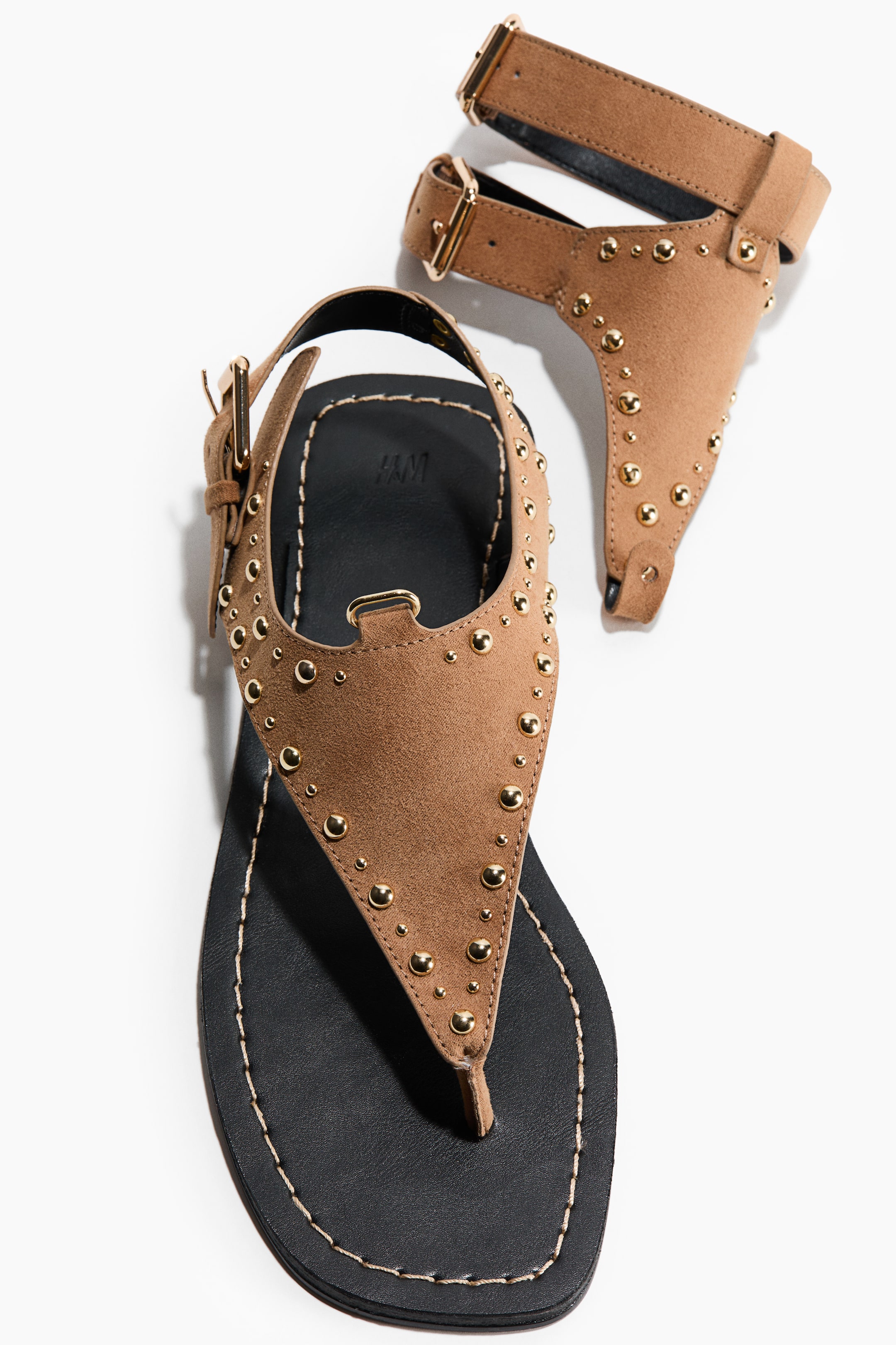 Sandales cloutées