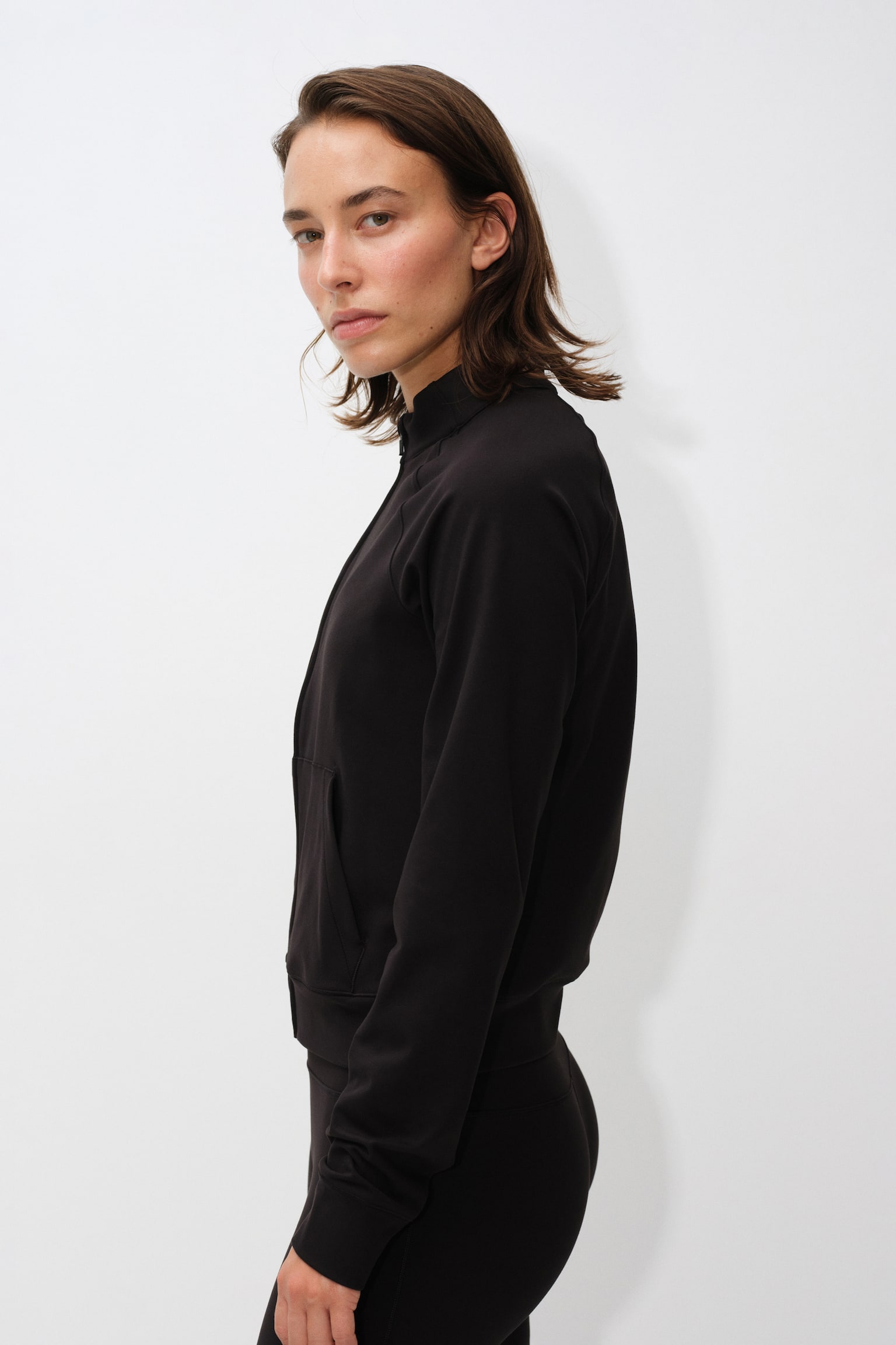 Женская куртка H&M Activewear Jacket with SoftMove™, цвет: Чёрный — фото 5