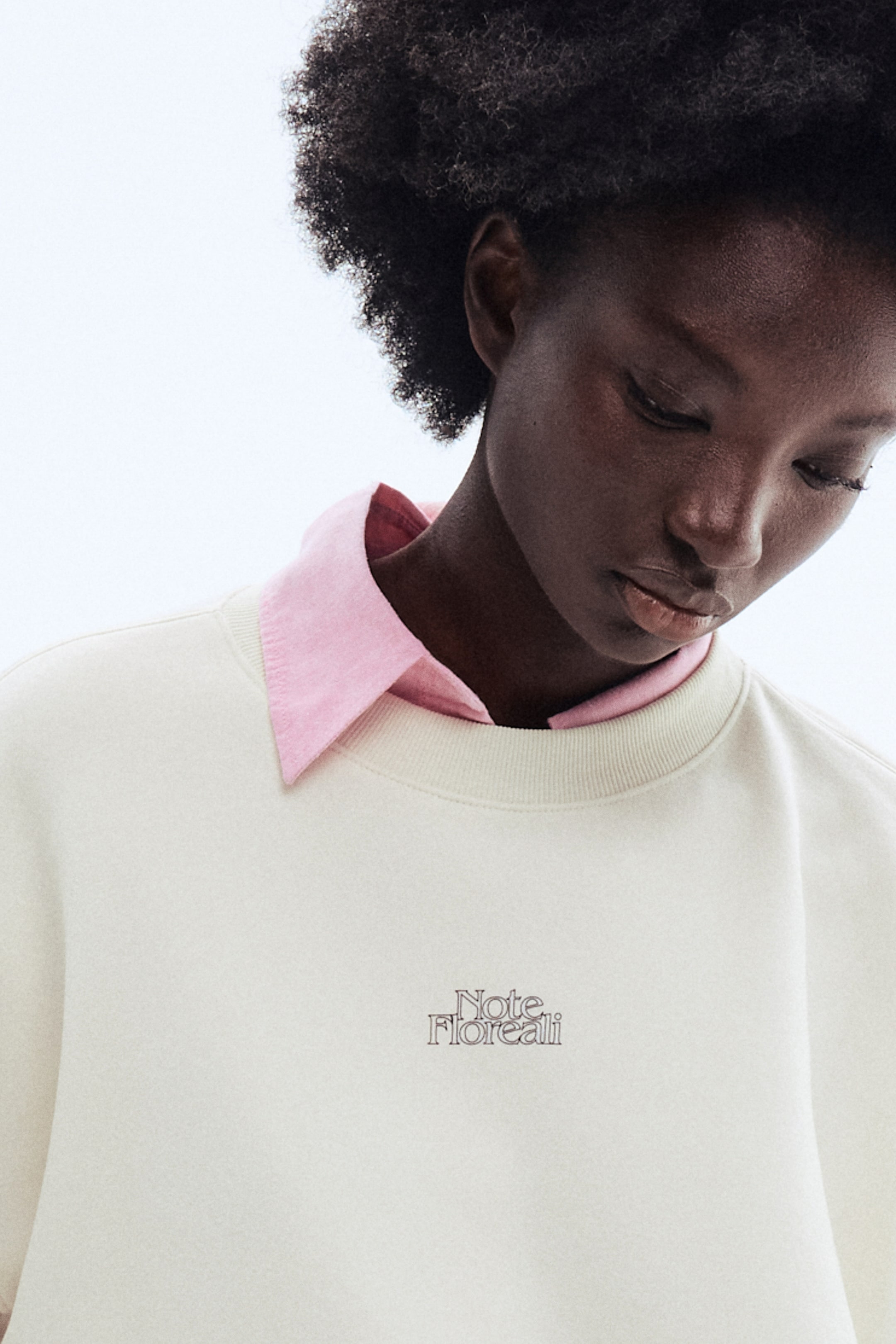Женские худи H&M Printed Sweatshirt — фото 4