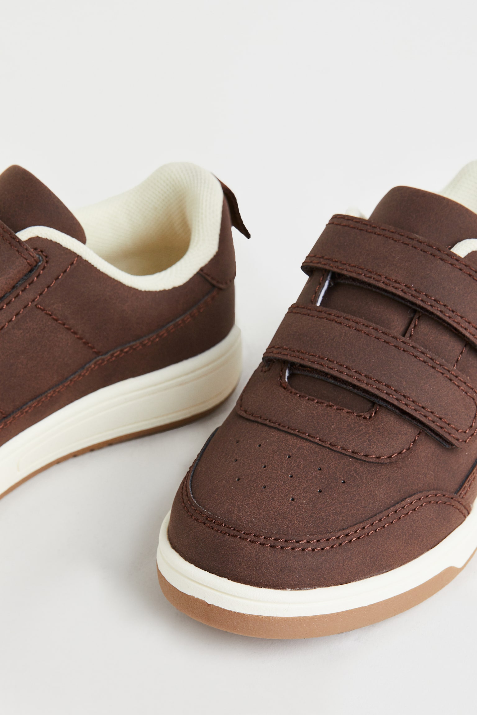 Sneakers - Brown - 4