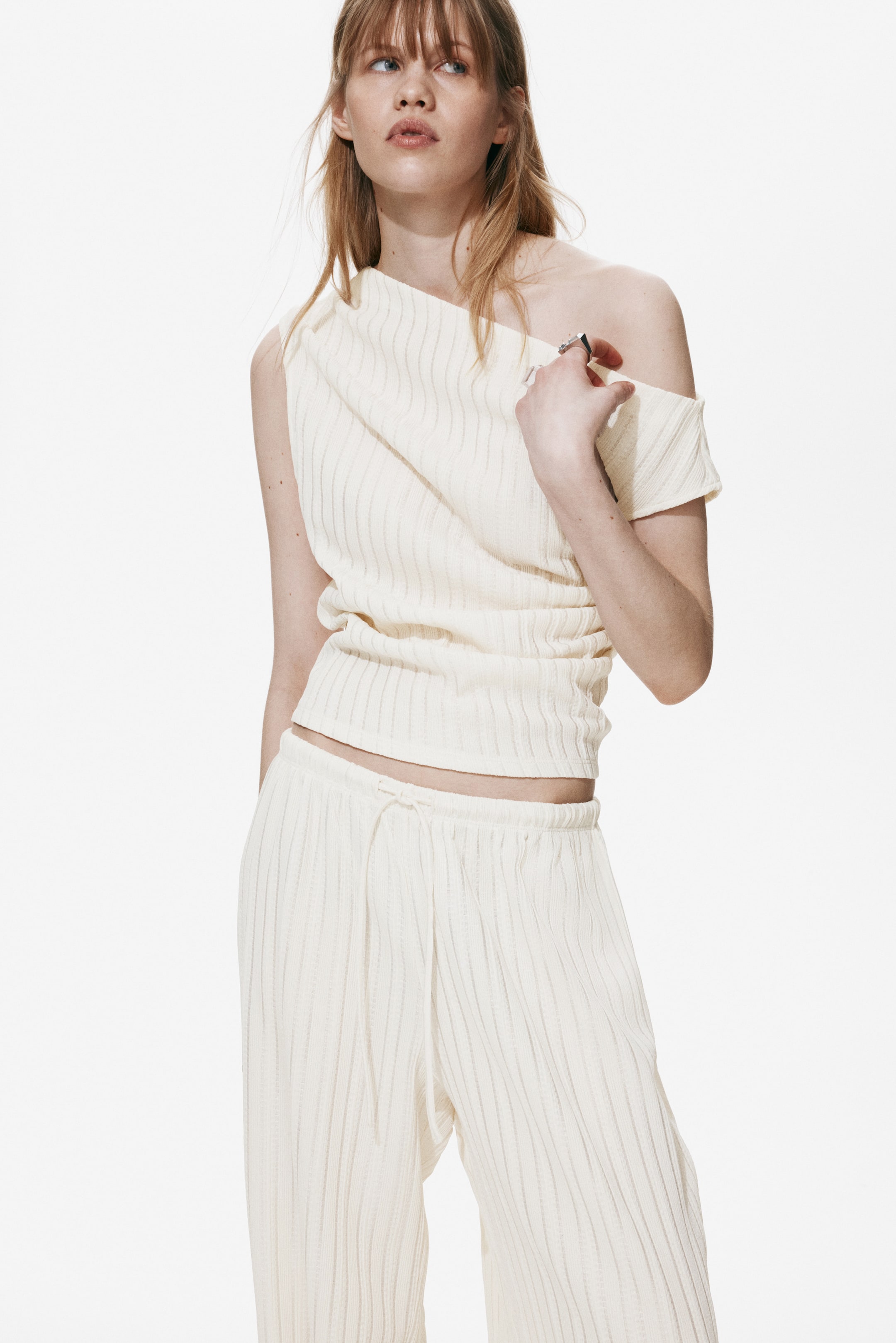 Haut asymétrique texturé