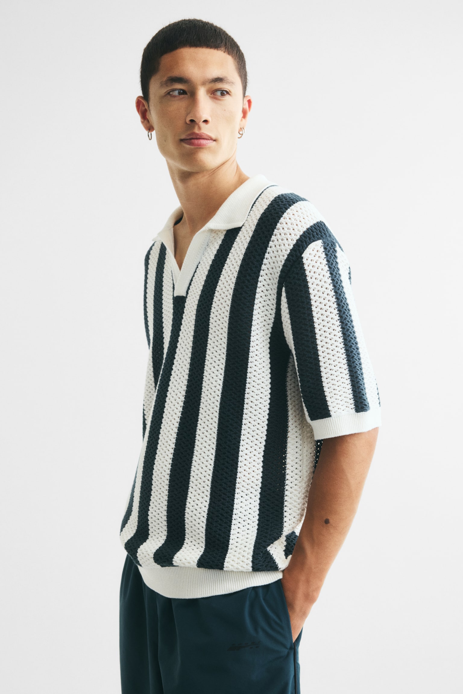 Мужское поло H&M Relaxed-Fit Open-Knit Polo Shirt, цвет: Кремовый / Полосатый — фото 6