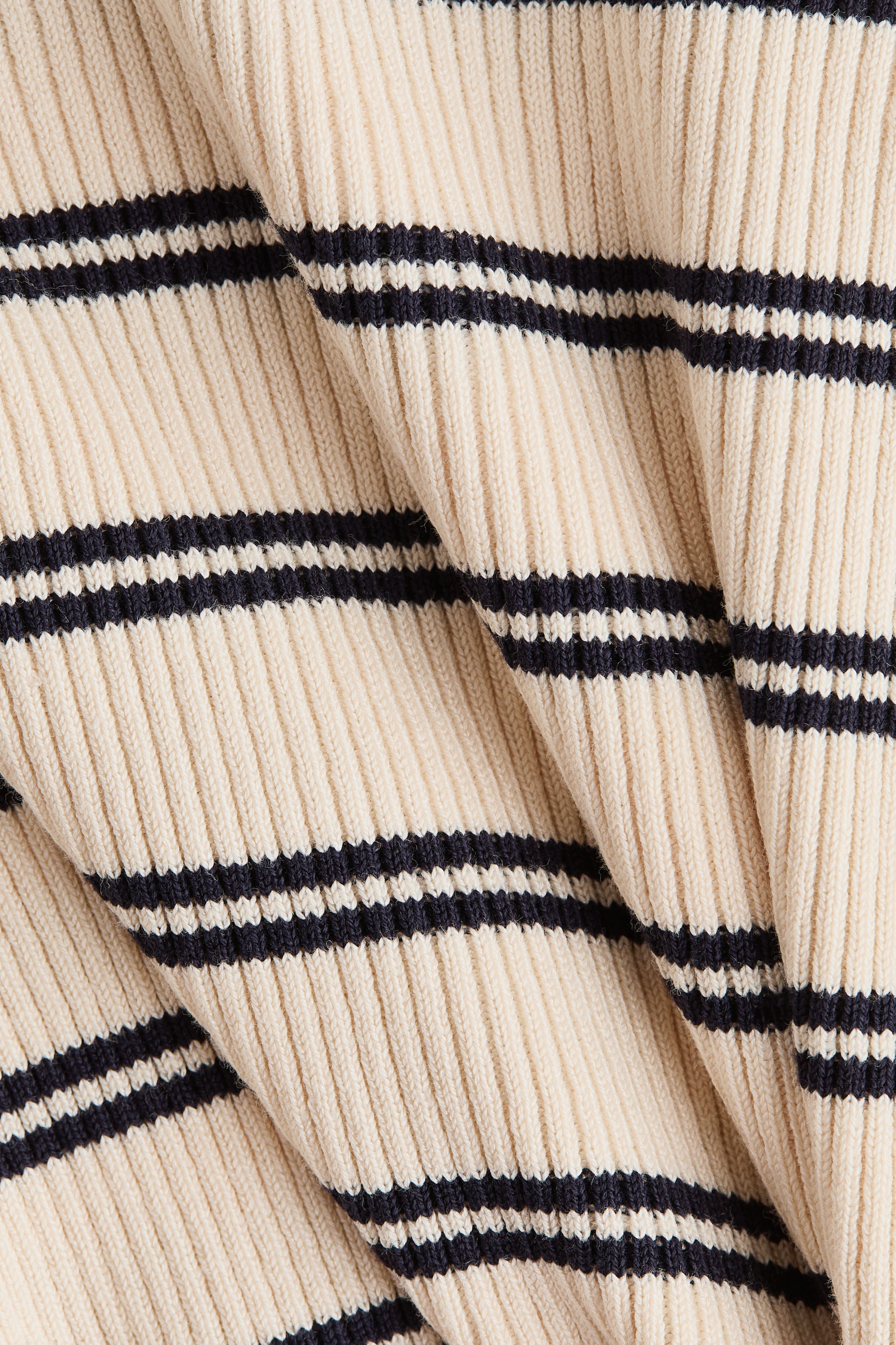 Haut à bords plissés en tricot côtelé