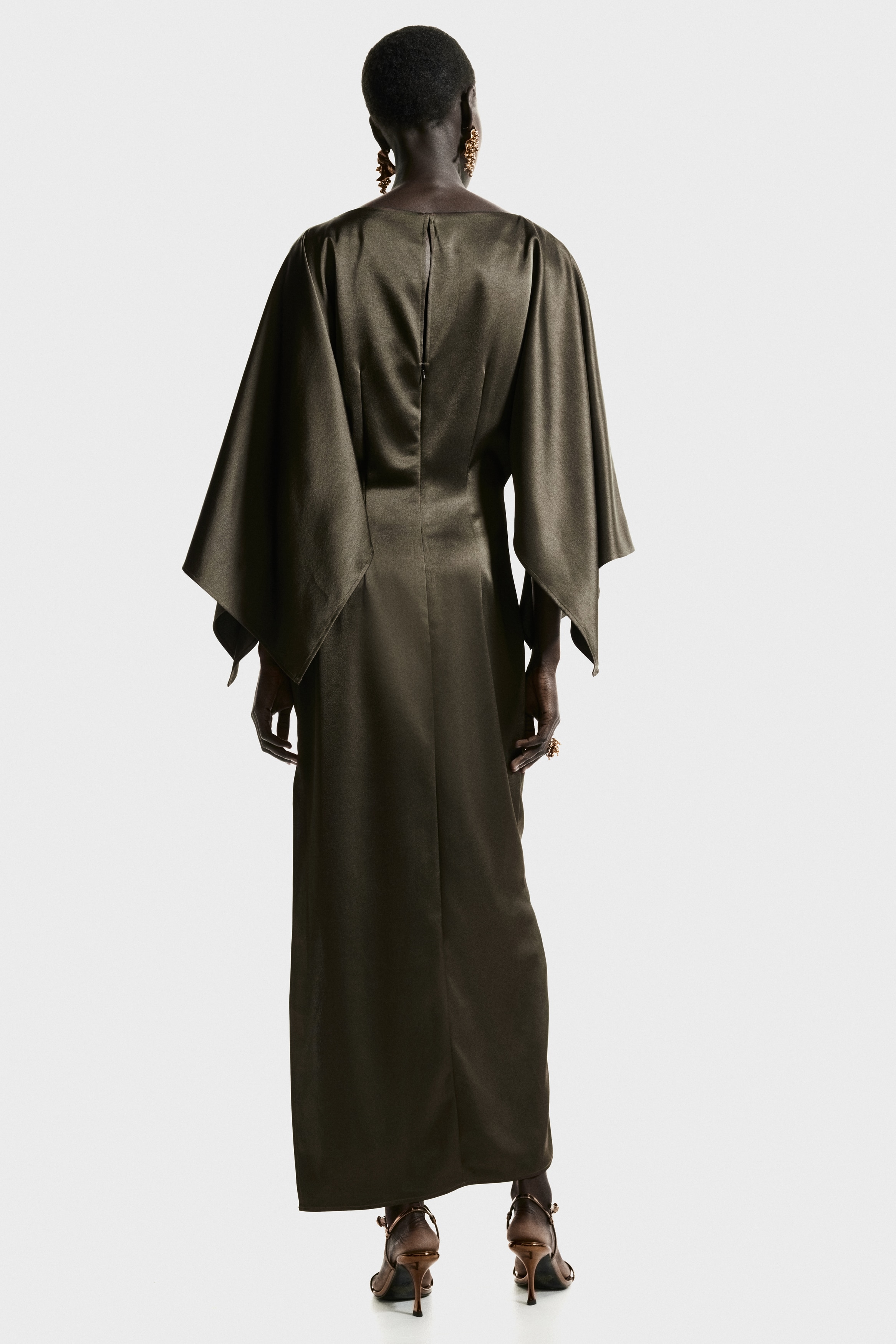 Bridesmaid Dresses | Nude, Sequin & More | H&M AU