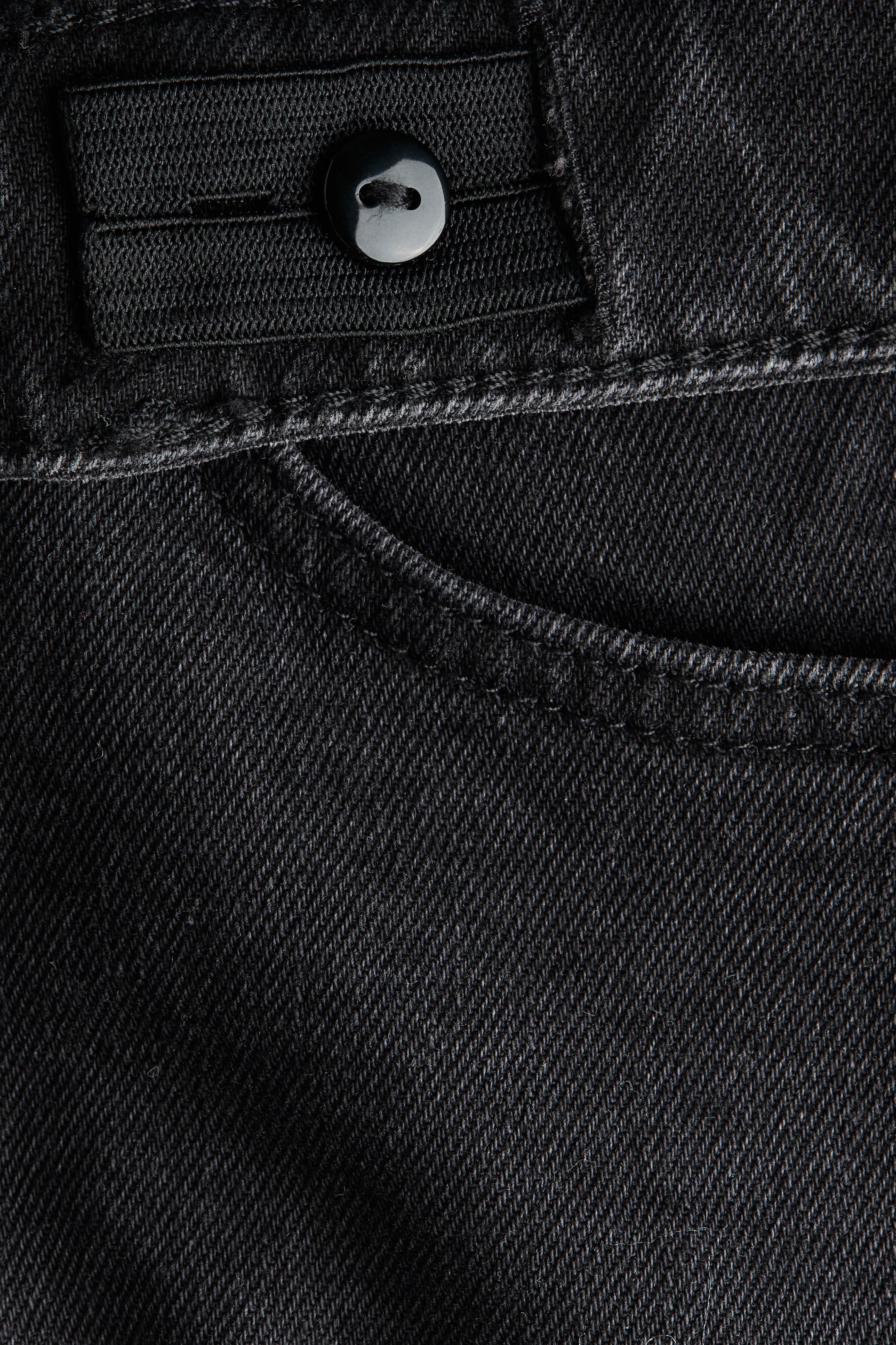 Relaxed Tapered Fit Jeans
