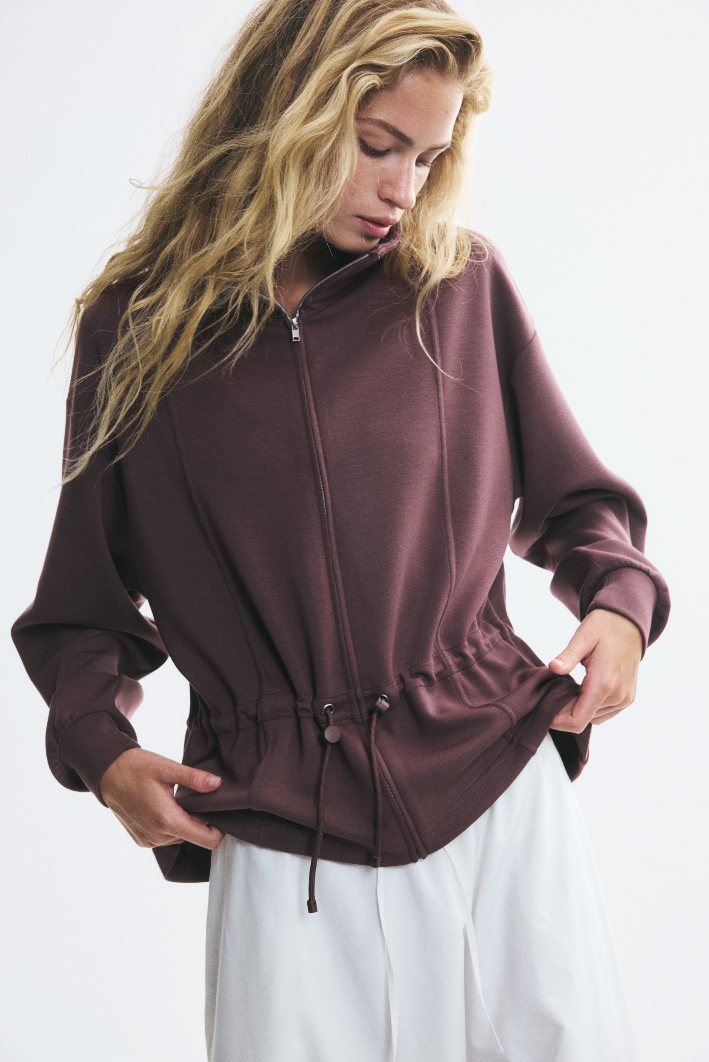 Peplumlu ve Fermuarlı SweatshirtModel
