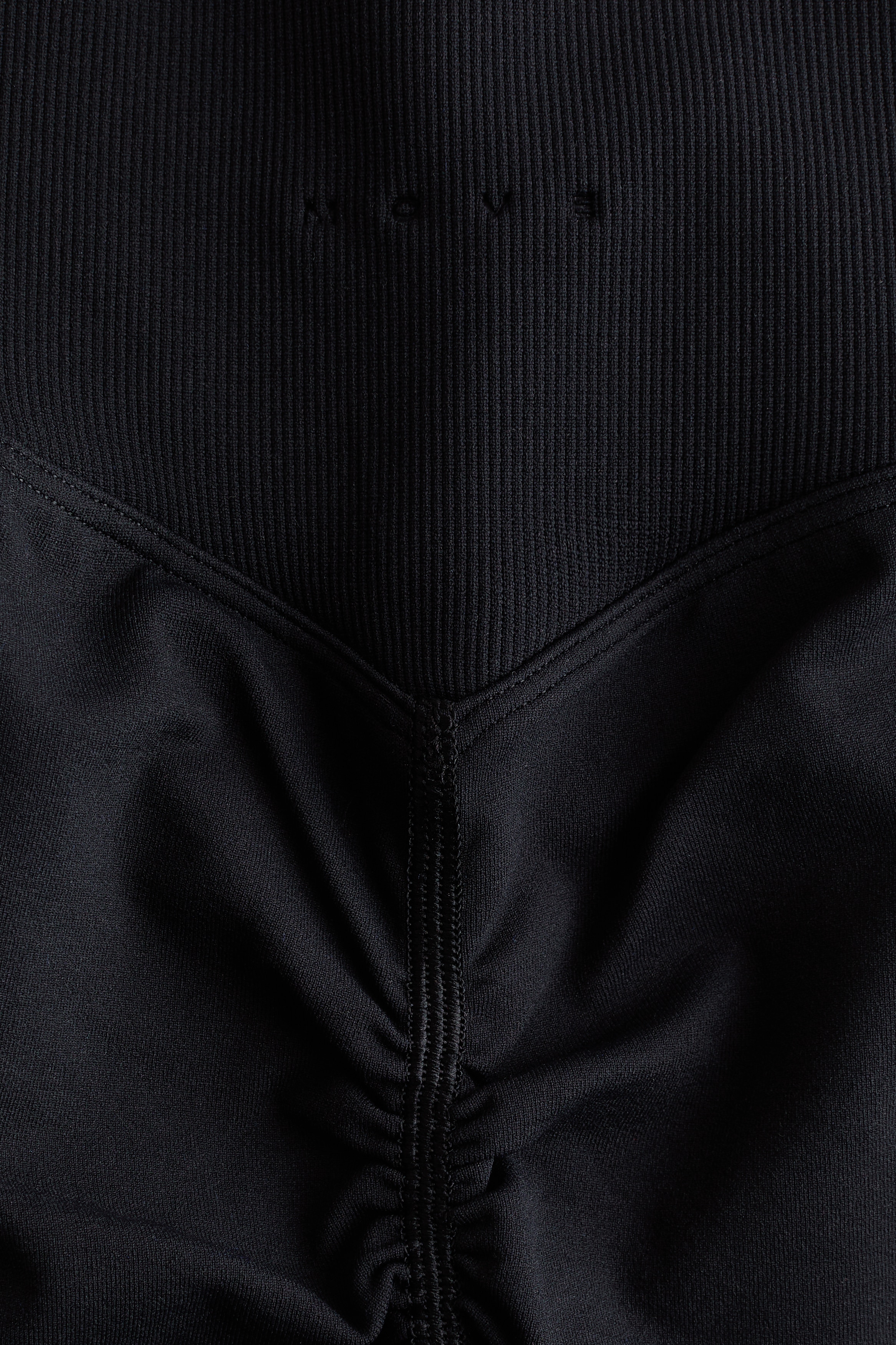Seamless Scrunch Hot Pants with DryMove™ - thumbnail 7