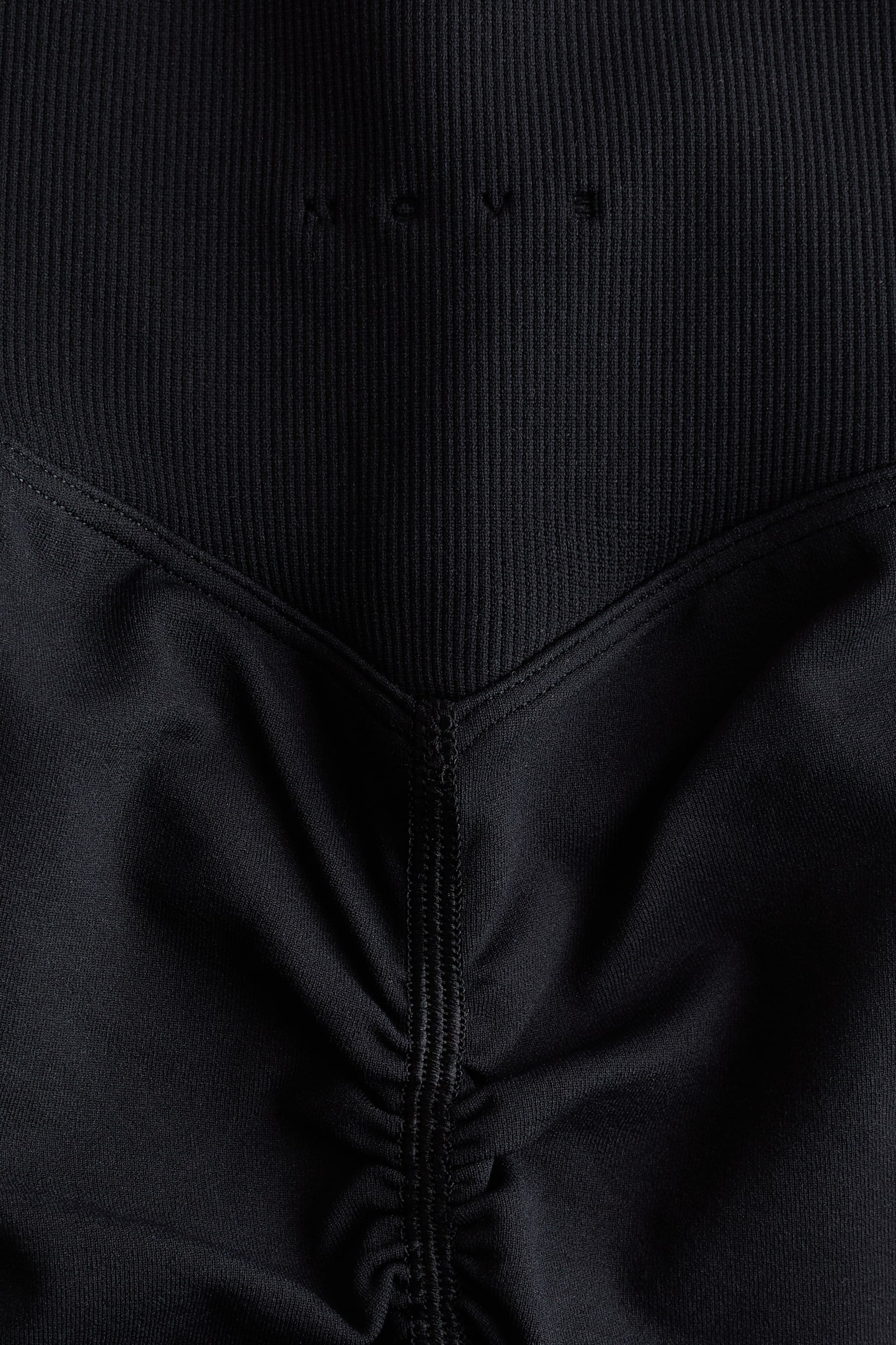 Женские брюки H&M Move Seamless Scrunch Hot Pants with DryMove™, цвет: Чёрный — фото 7