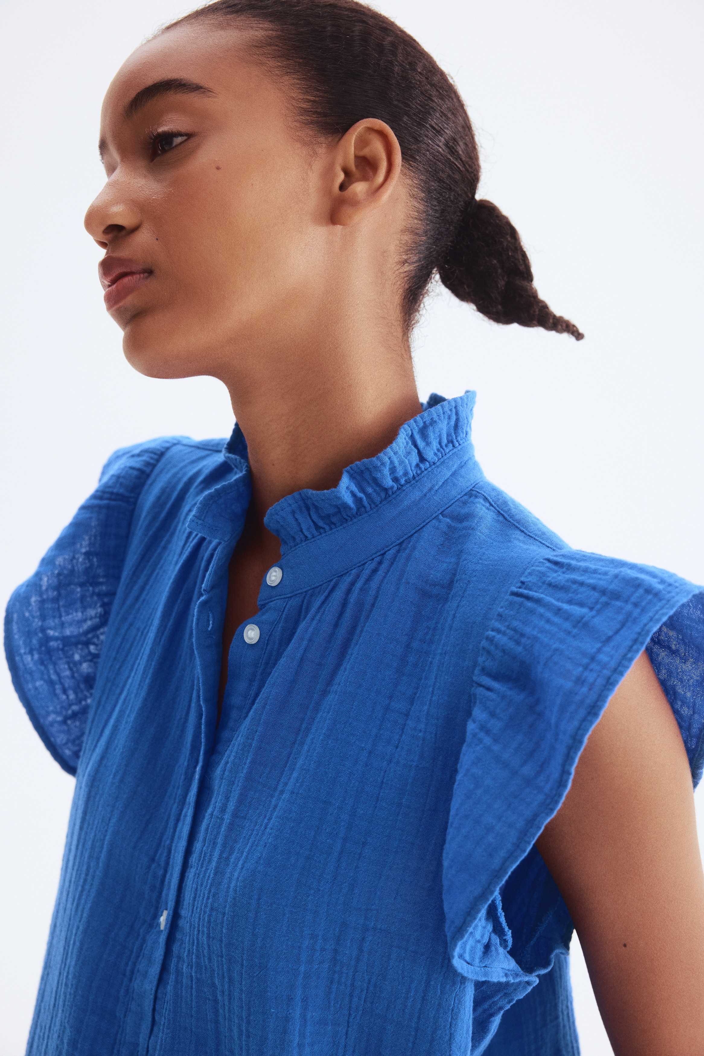 Flutter-sleeved muslin blouse