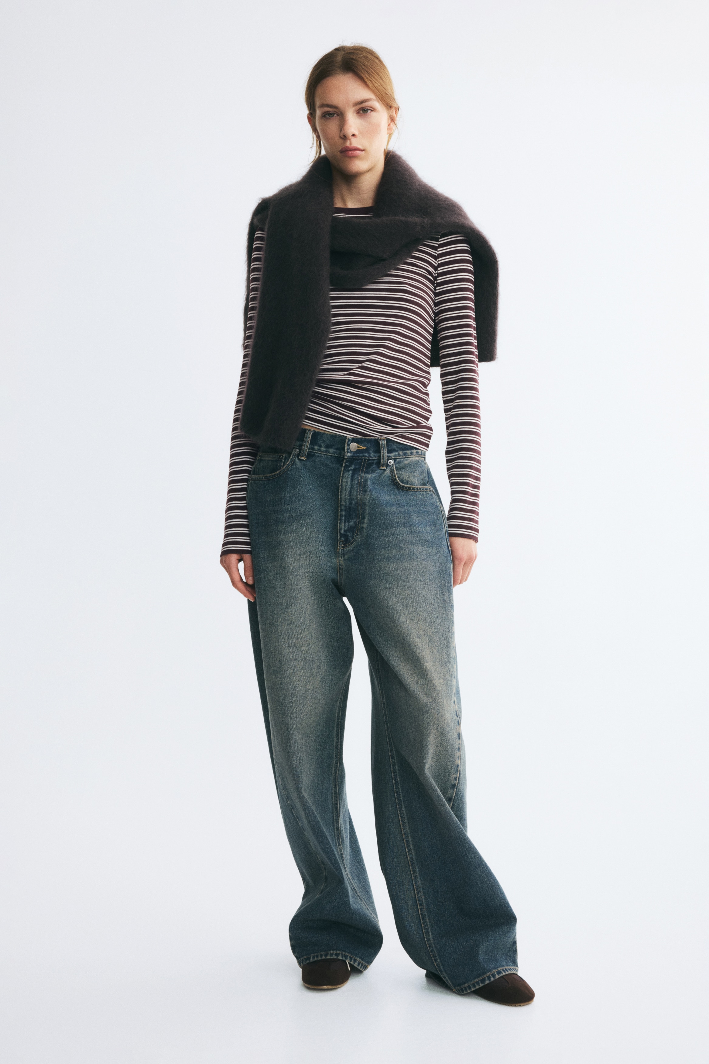 Long-Sleeved Ribbed Top thumbnail 2
