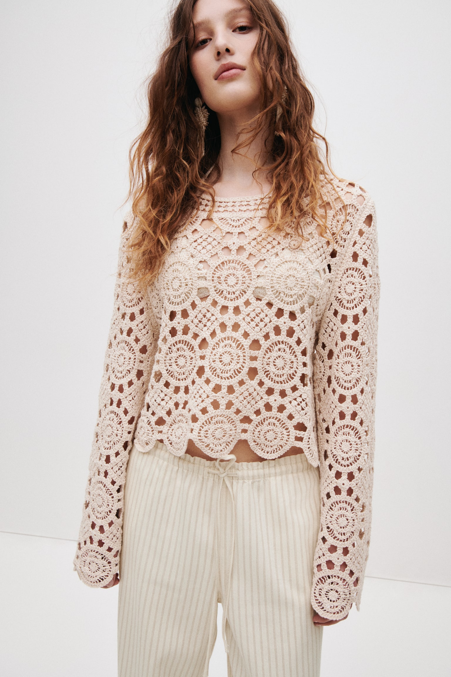 מכנסי ג'ינס עם גומי - בז' בהיר/פסים/כחול ג'ינס/אפור בהיר - 4