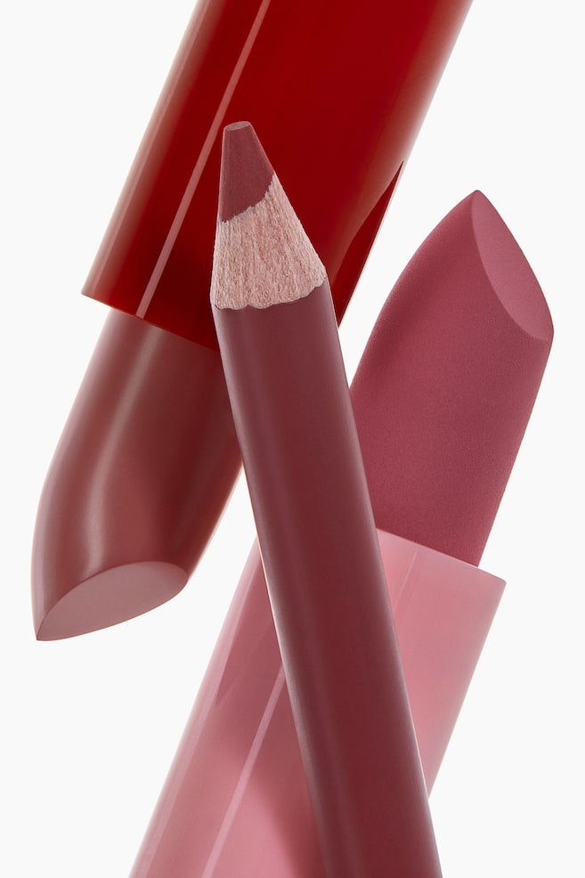 Satin Icon lipstick - Underdressed/Heart on Fire/Drop Red Gorgeous/Cherry who?/Cut the Crêpe/Bright and Bubbly/Babe Magic/Garden Party/Indie Pop/I Heart This/Sweet Spot/Poppy Love/Bare Necessity/Thanks a Latte/Crème Brûlée/Cinnamon Swirl/Pink about it/My Lips But Better/Dragonfruit/Ariel/Packs a Punch/Scarlet Starlet/Ballet Slipper/Lil Rebel/It's a Gamble/Billy/Fabrice/Stay Currant/Hot & Bothered/Wisteria Hysteria/Hot-blooded/Fudge Yeah!/Raisin the Roof/Worth the Truffle/Stop Sign/La Vida Mocha - 5