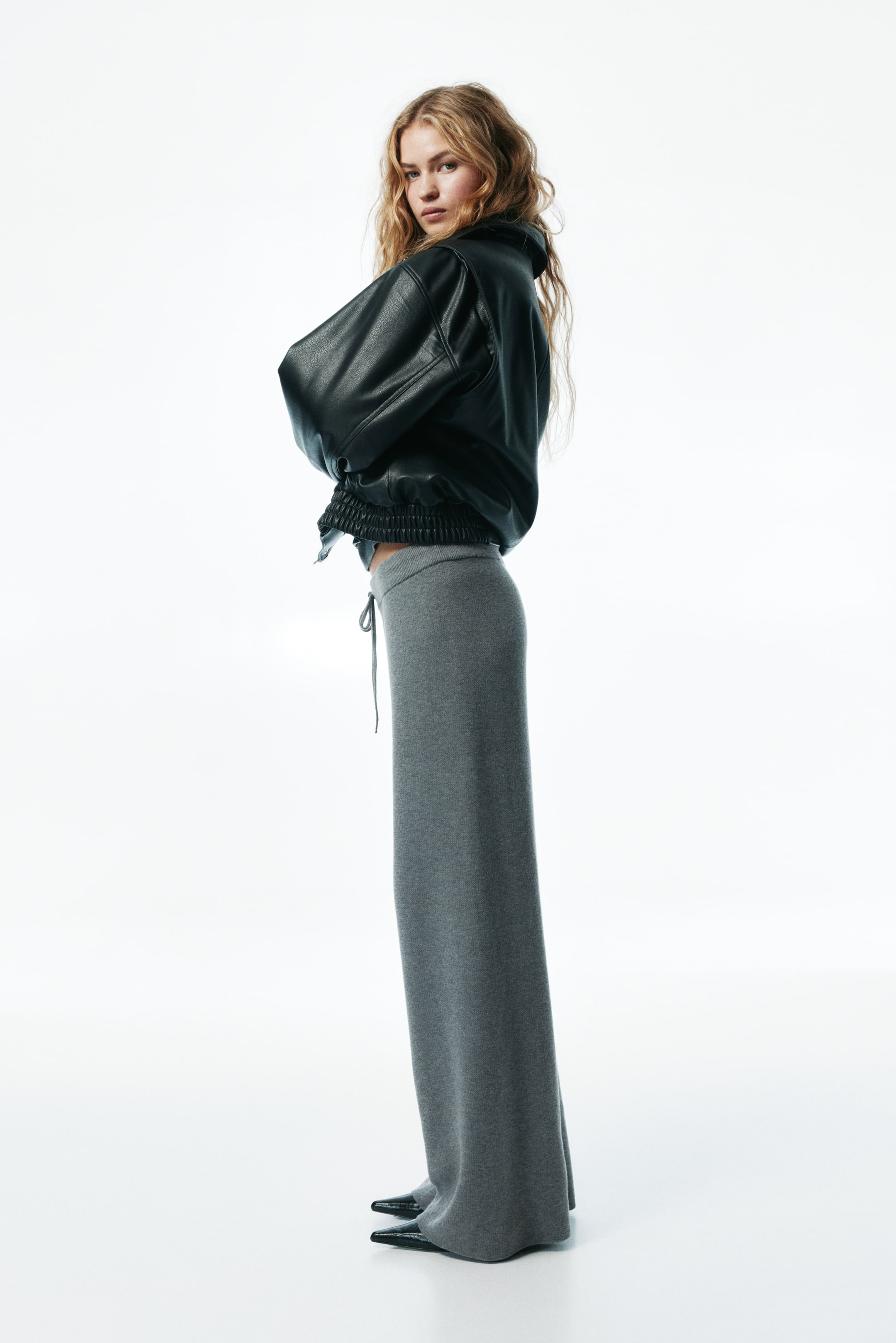 View larger image: Knitted drawstring trousers - Grey - Ladies | H&M IN 3